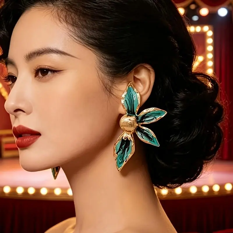 1 Pair of Vintage Blue-green Enamel Flower Earrings with Petal Design Ear Accents, Embodying a French Retro Aesthetic.