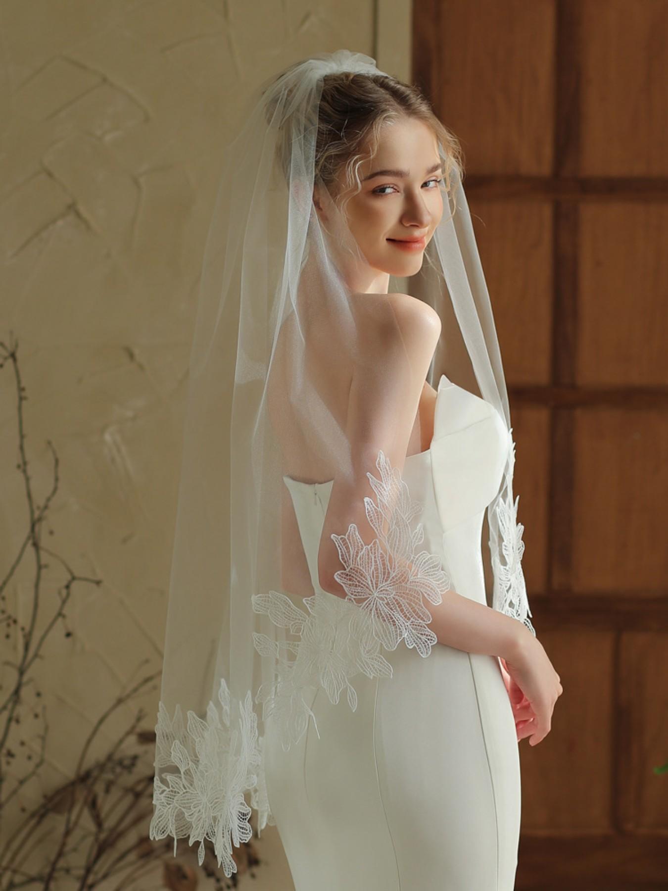 Luxurious Bride Veil, 100cm Single Layer Embroidered Floral Lace Trim, Romantic Wedding Hair Accessory, Transparent Tulle Veil for Bridal Shower