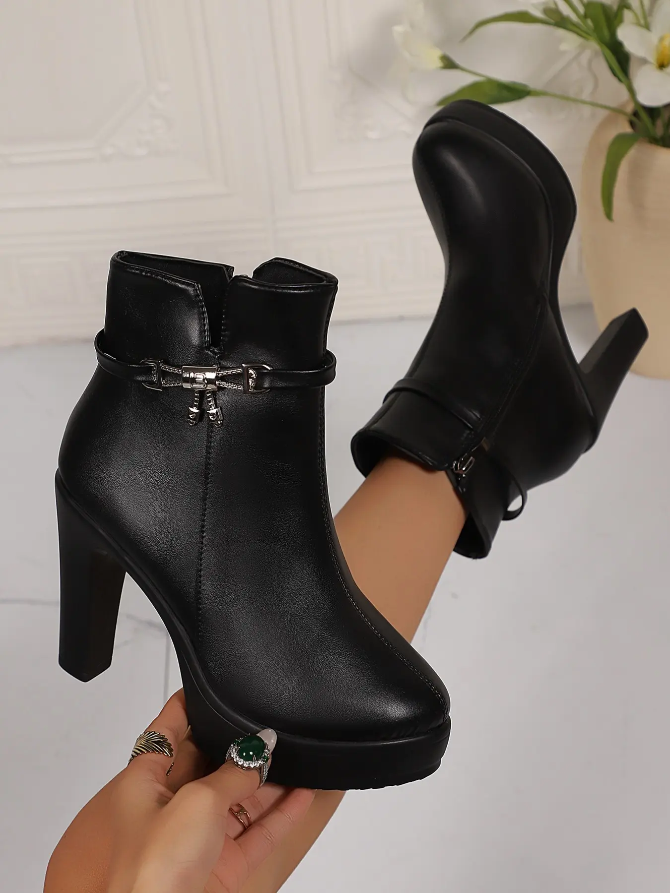 Waterproof Chunky Heel Short Boots for Women, Metal Buckle Side Zipper Round Toe, Fall & Winter Fashion, Large Size Available