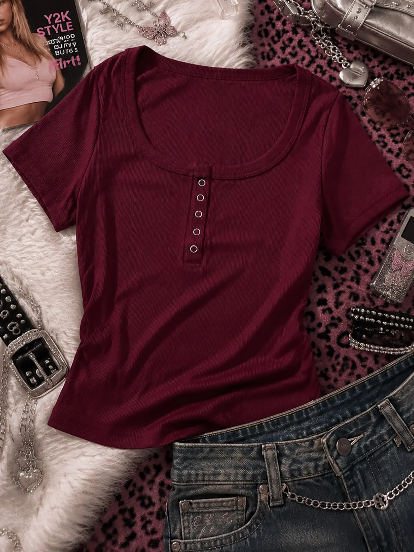 Women's Summer Knitted Simple Basic Y2K Four-Season T-Shirt, Spliced Lace Fake Two-Piece Bustier Ladies' T-Shirt, Women's Casual Commute Buttoned Short-Sleeve Slim-Fit T-Shirt, Summer Style Jujube Red Ribbed Women's Top, Womenswear