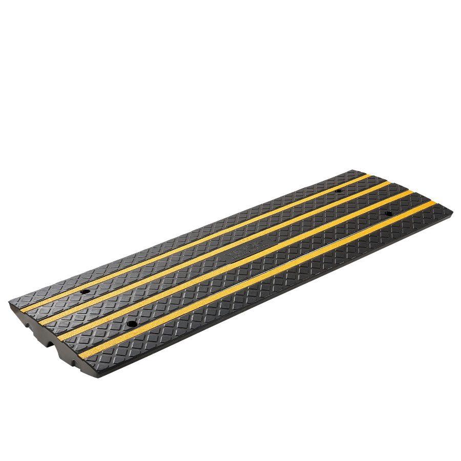 VEVOR Car Driveway Rubber Curb Ramp, 33069 lbs Load Capacity, 2.6 inch Rise Curbside Bridge Ramp with Yellow Reflective Strips, Suitable for Loading Dock, Warehouse, Garage, Sidewalk (2 Pack)