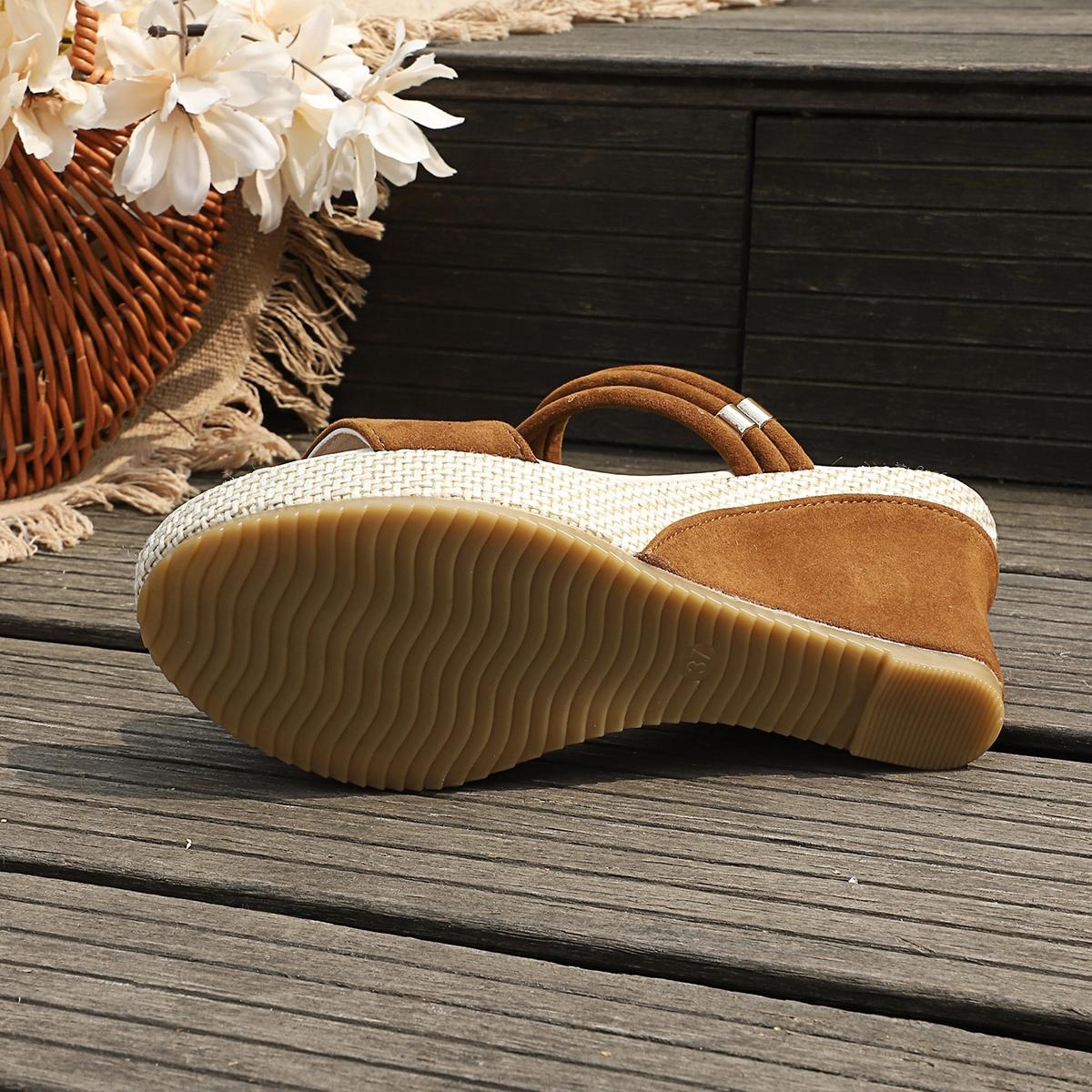 The insulated slope sandals and casual Flatform sandals feature a waterproof platform and a hemp rope-woven sole. Perfect for petite sisters!