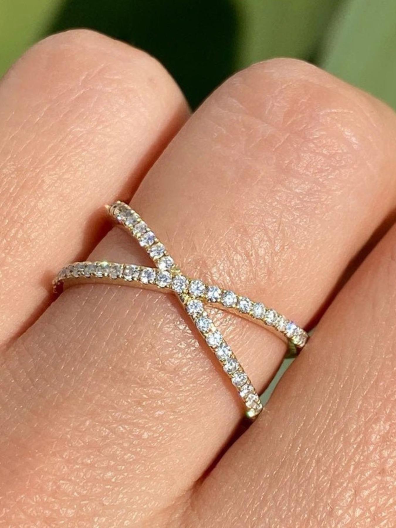 Elegant Cross Zircon Ring, 18k Twisted Stackable Band, Minimalist Daily Jewelry, Perfect Gift for Her