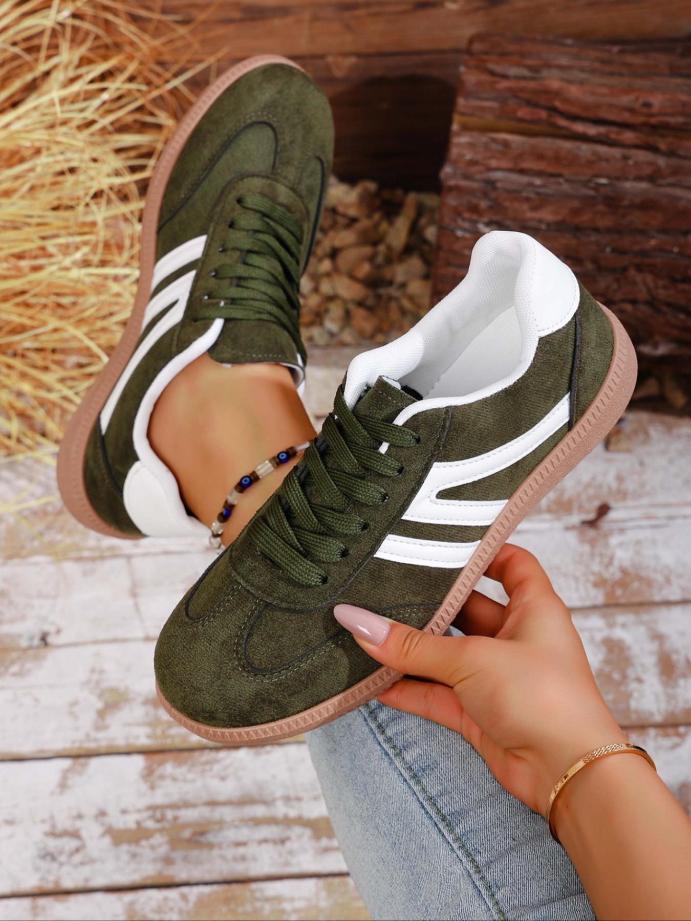 Women's Medium Gray & White Two-Tone Suede Retro Sneakers Low-Top Lace-Up Design Gum Sole Casual Daily Fashion Footwear Outdoor Walking Lifestyle Shoes Casual Athletic Footwear Christmas heartwarming gift