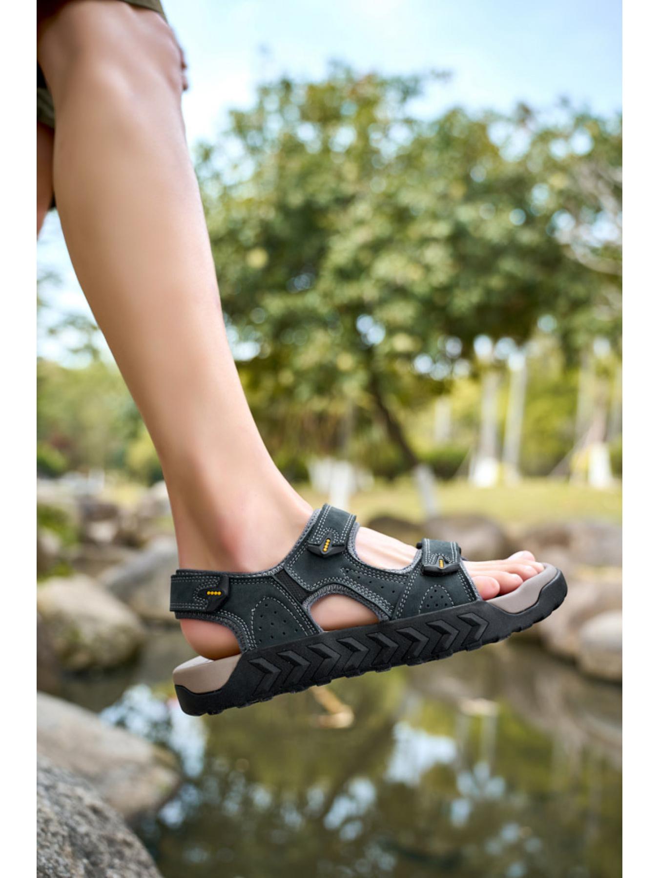 Men's Solid Color Velcro Hollow Outdoor Water Trekking Sandals Thick-soled Non-slip Anti-impact Closed-toe Beach Shoes Breathable Hiking Shoes