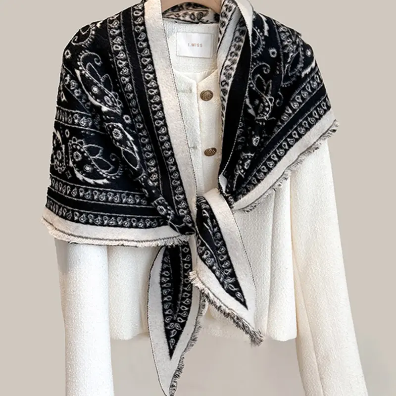 Women's Boho Paisley Print Triangle Shawl, Casual Soft Shawl, Elegant Scarf Wrap, Perfect Gift for Women, Fashion Accessory for All Seasons