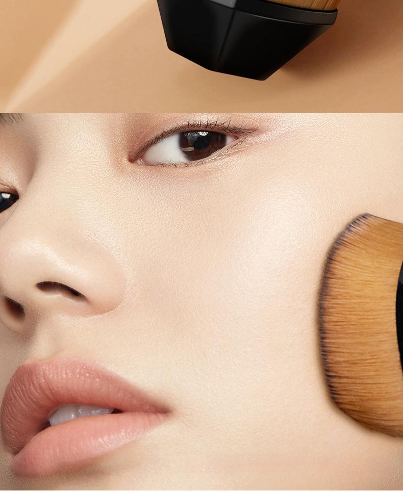 Foundation brush, flat concealer brush, blush brush, loose powder brush, wooden handle makeup brush