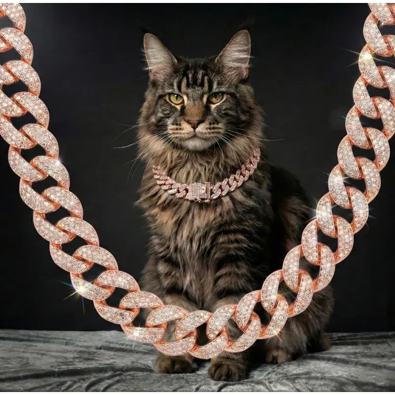 Rose gold diamond-encrusted Cuban-style cat collar, suitable for small and medium-sized cats, equipped with a safety clasp; fashionable pet accessory