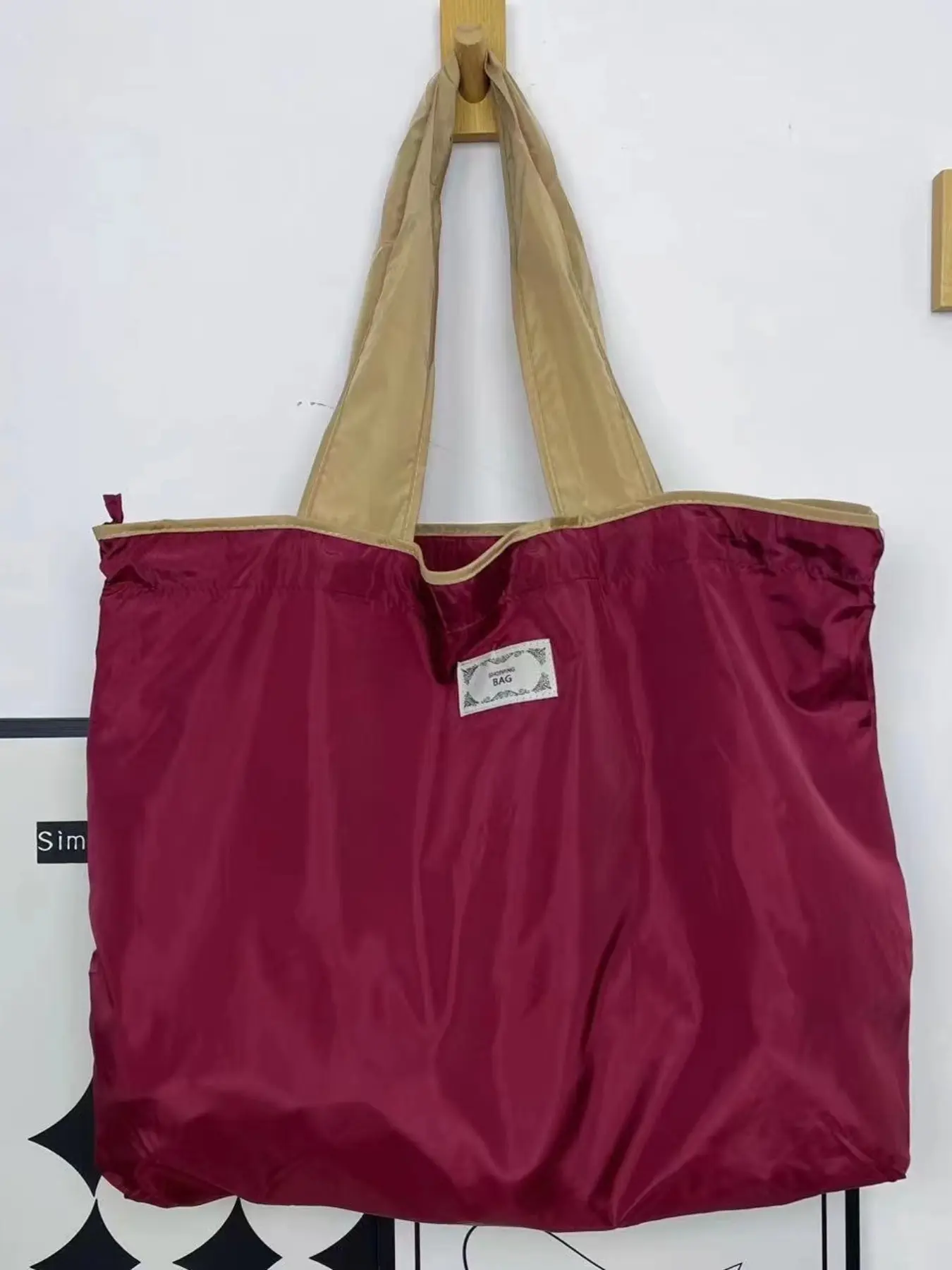 Wine-red khaki shoulder straps