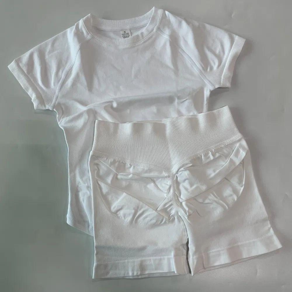 Dfyne Cross-Waist Hip-Lifting Shorts + Short-Sleeve Sports Set |   Seamless Knit Breathable Quick-Drying |   Fitness & Yoga Two-Piece Set