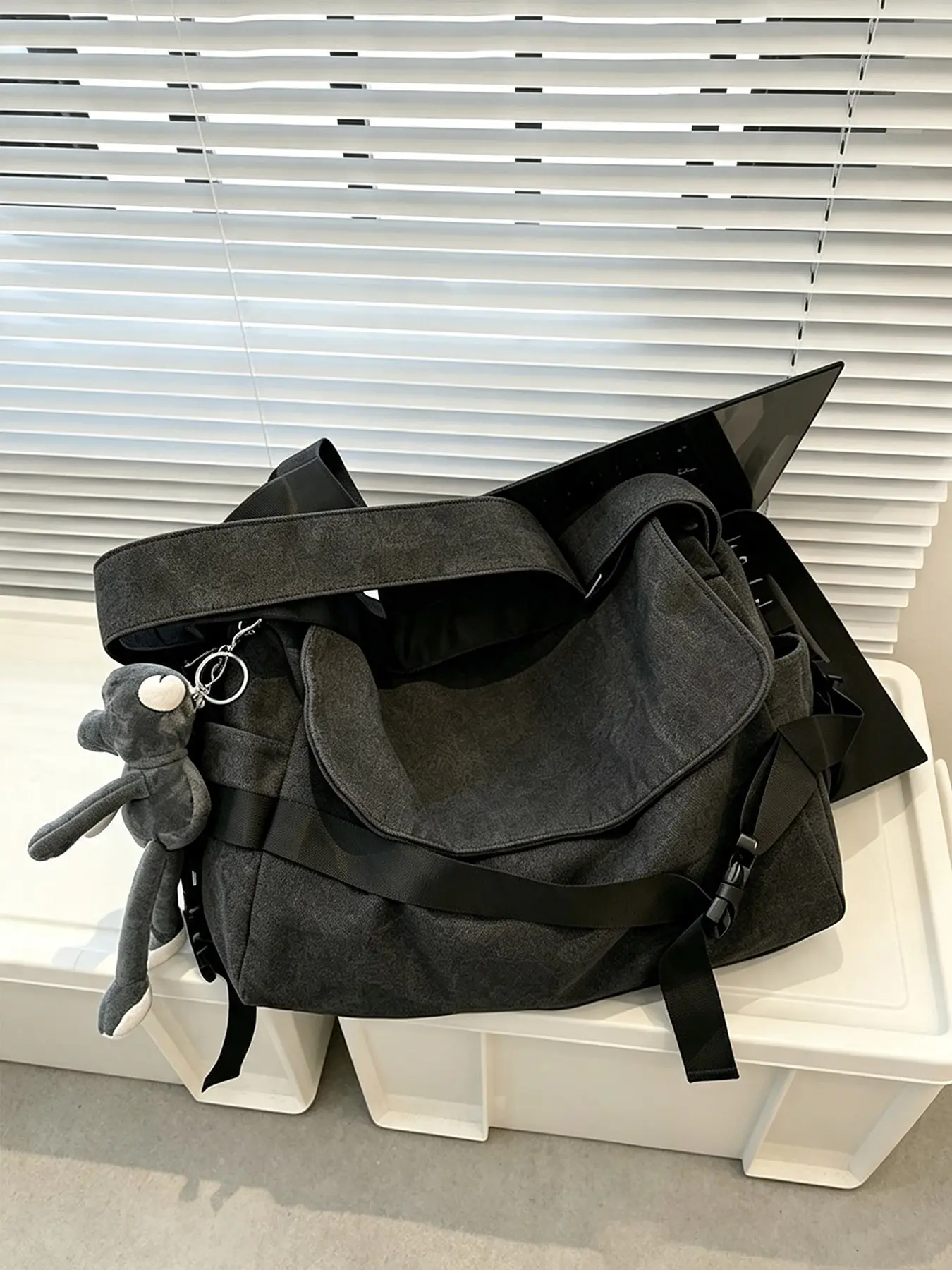 Large Capacity Retro Crossbody Bag, Simple Casual Versatile Student School Bag, Commute Travel Sports Bag, Stylish and Practical, Bags Crossbody