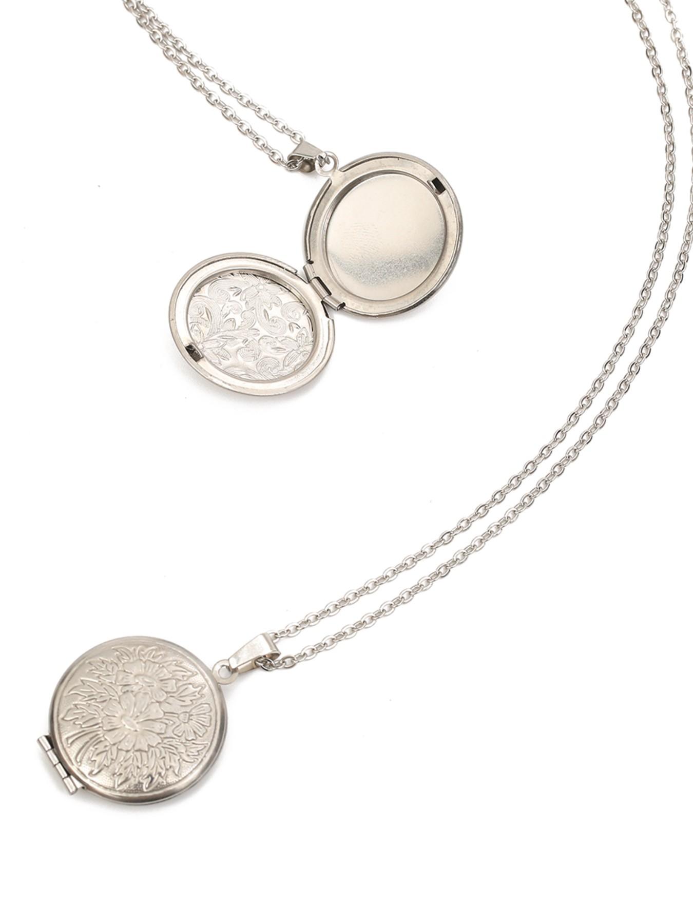 1Pc 304 Stainless Steel Engraved Flower Locket Necklace, Vintage Round Photo Locket Pendant Necklace, Personalized Memory Keepsake Necklace for Women, Hypoallergenic Tarnish Resistant