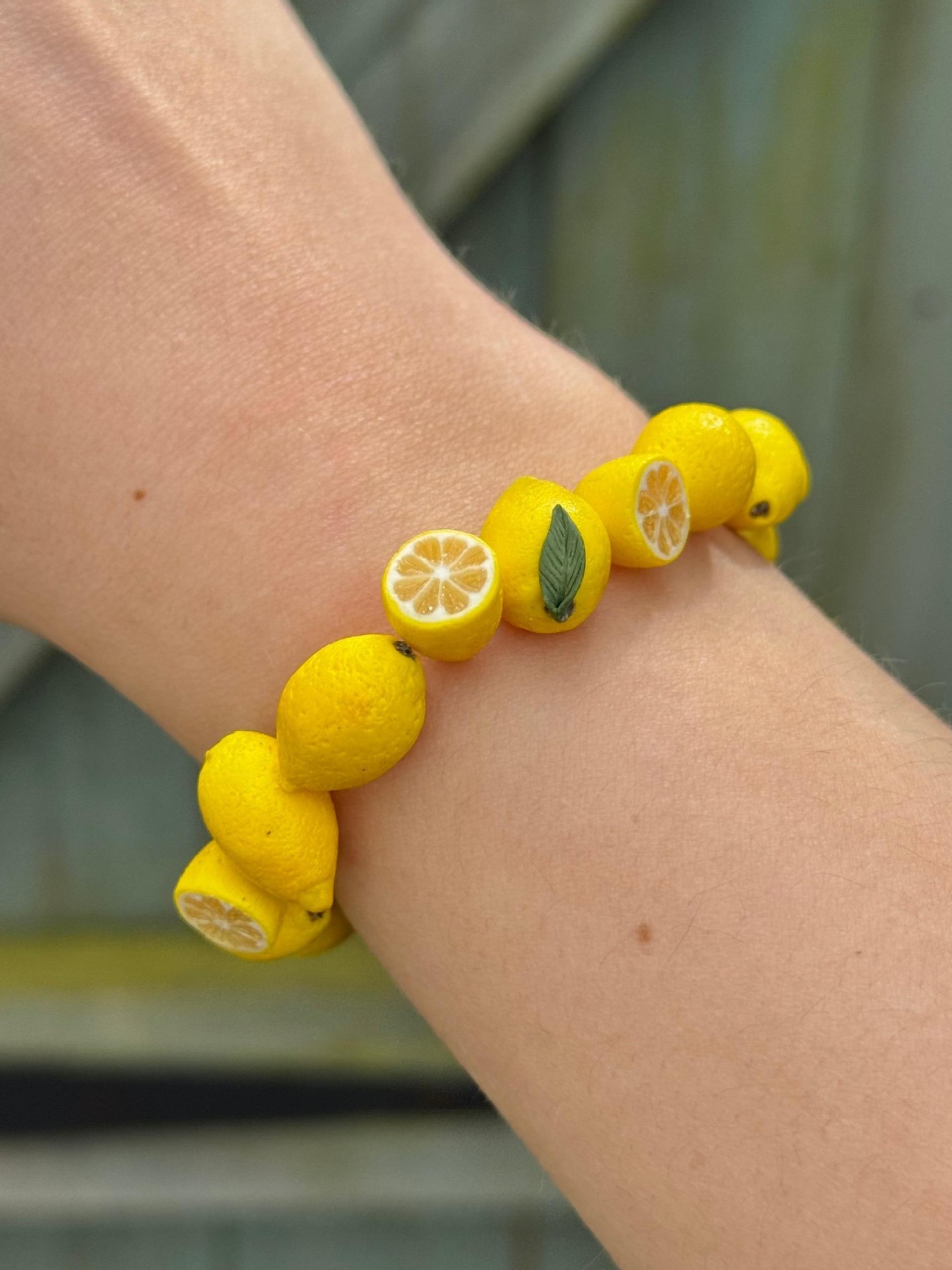 1pc Colorful Fruit Beaded Bracelet for Women, Handmade Mini Fruit Charm Bracelet, Lemon Cherry Acrylic Beads, Dopamine, Casual Trendy Jewelry, Summer Beach Vacation Bracelet, Y2K Kawaii Accessory, Adjustable Gift for Girls