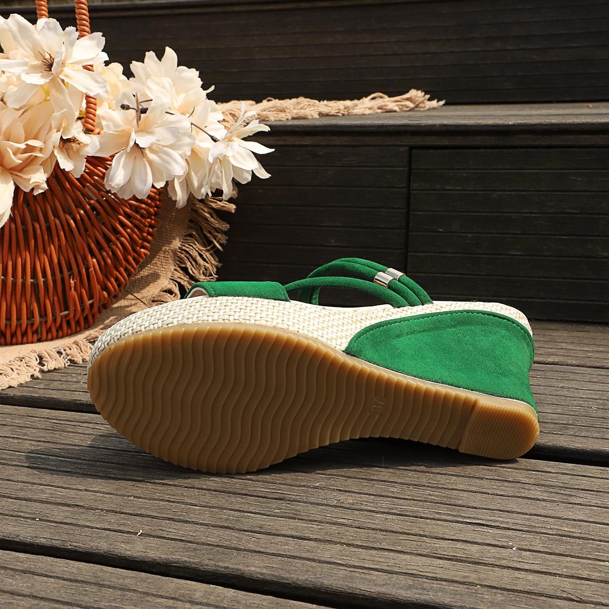 The insulated slope sandals and casual Flatform sandals feature a waterproof platform and a hemp rope-woven sole. Perfect for petite sisters!