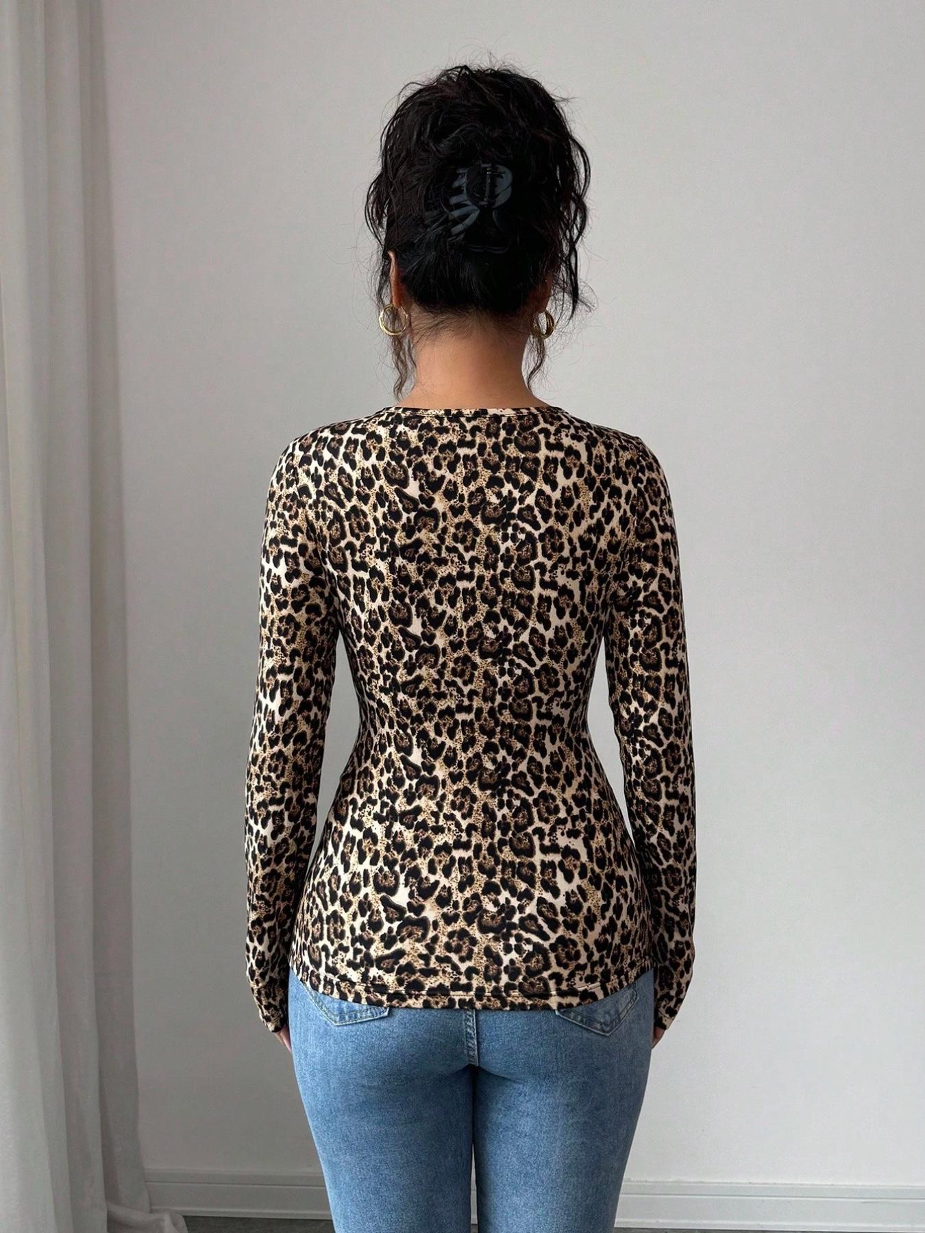 Women's Asymmetric Hollow Metal Buckle Decor Long Sleeve T-Shirt，Leopard print top，Spring/Autumn Casual
