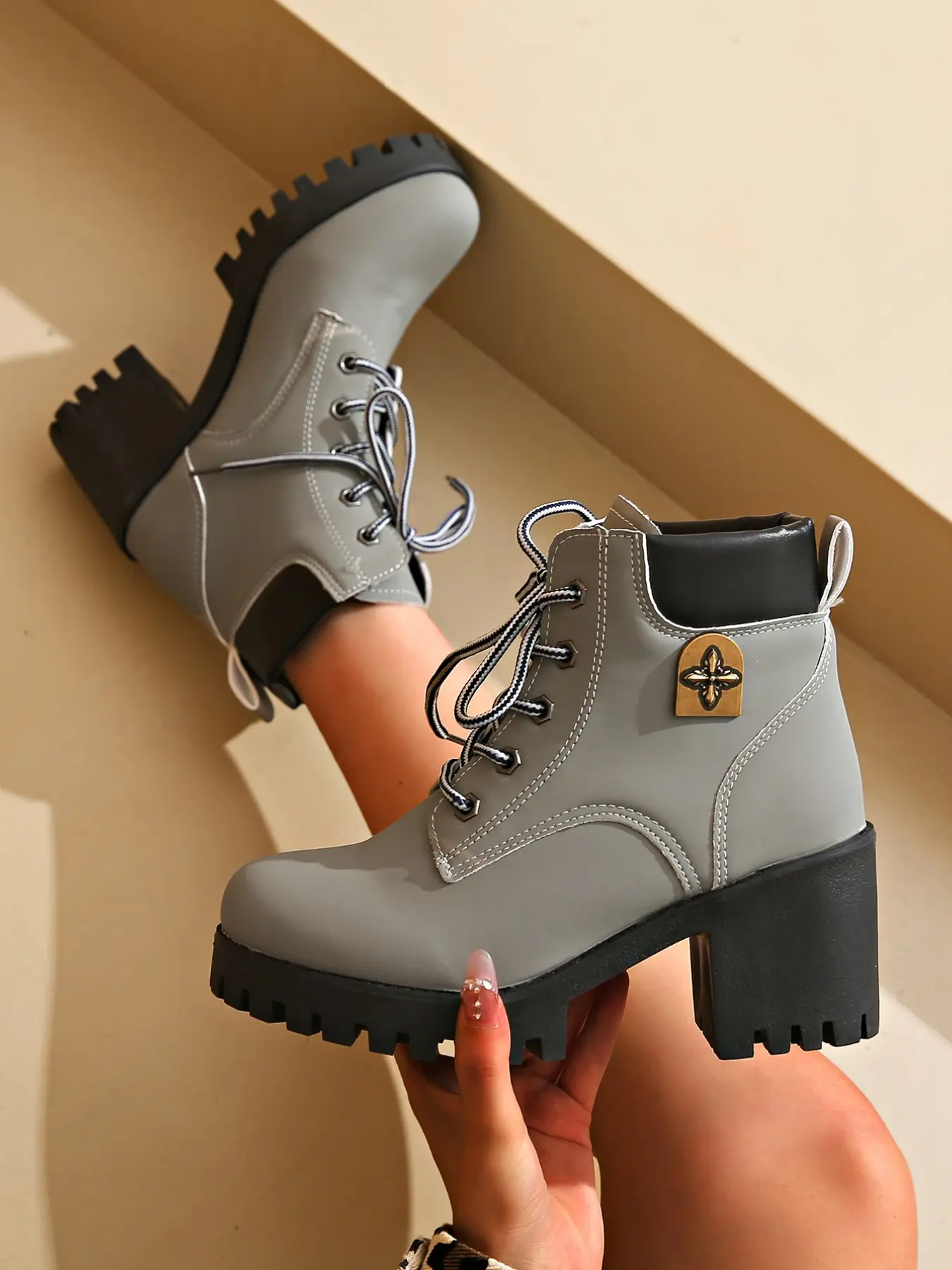 New Arrival Thick Sole Chunky Heel Short Boots for Women, Retro Lace-Up Workwear PU Leather Boots, Fashionable Fall & Winter Footwear