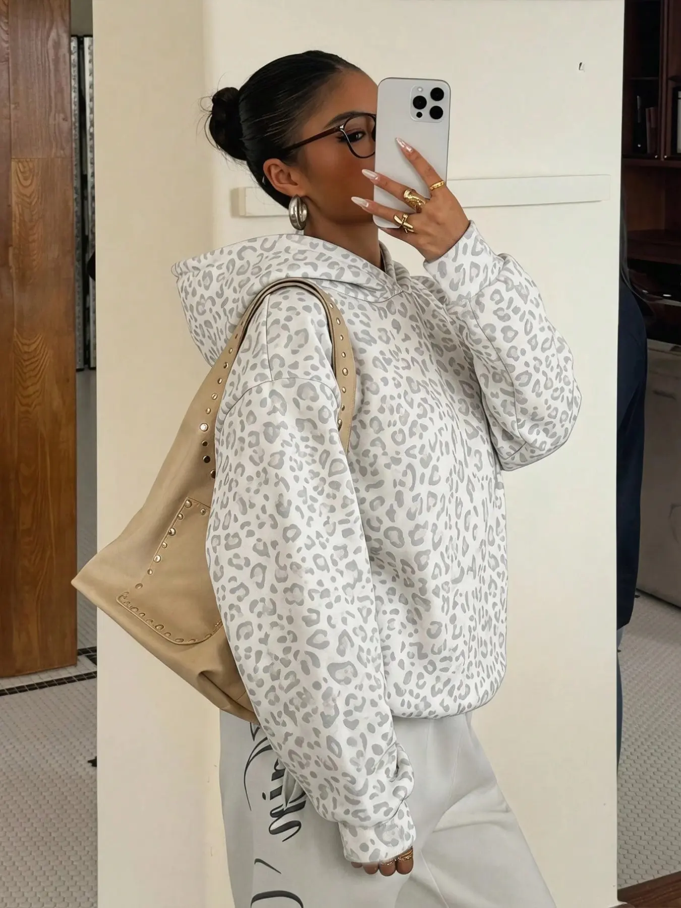 Autumn Winter Casual Minimalist College Retro Streetwear Y2K Leopard Print Hoodie, Loose Long Sleeve Sweatshirt for Daily Wear
