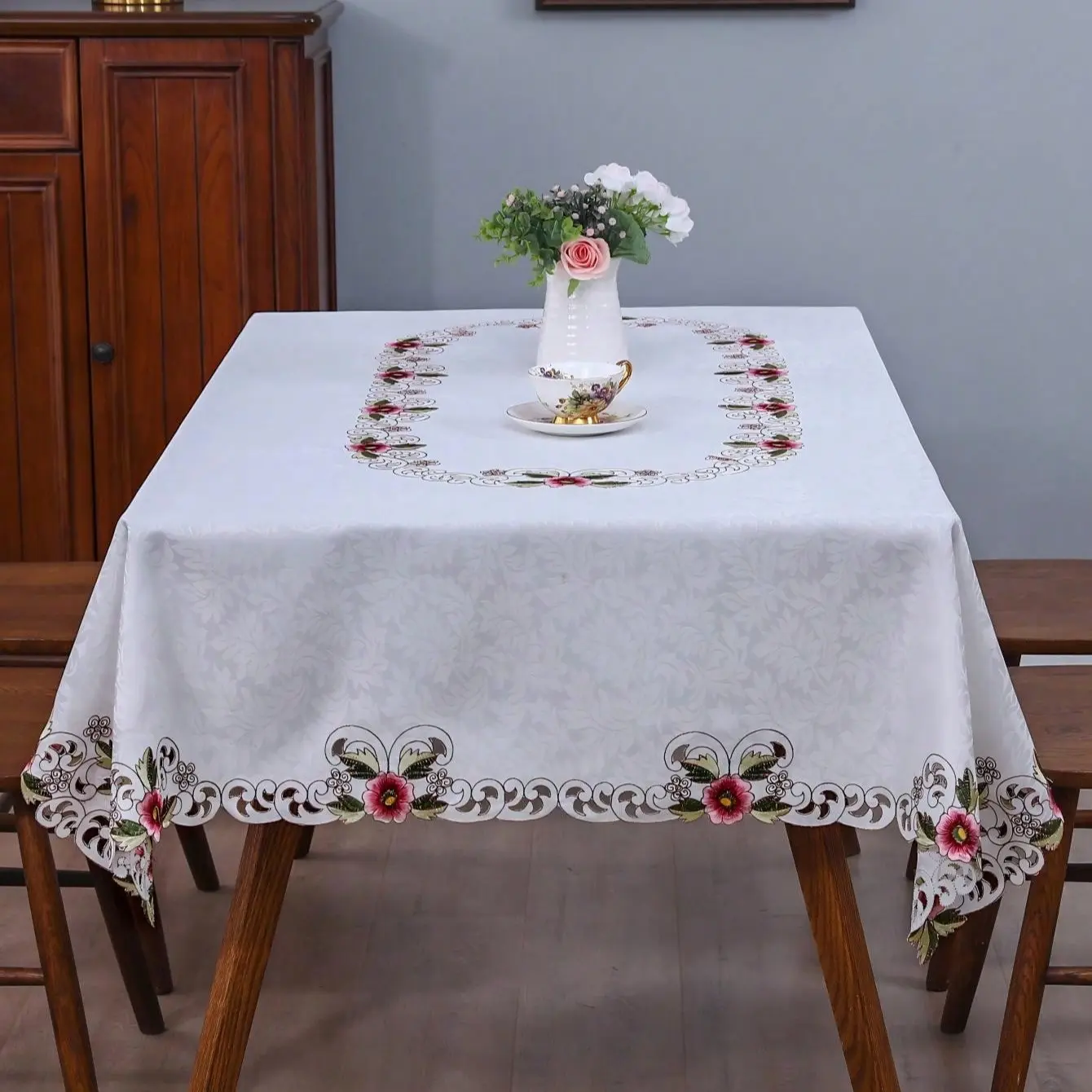 Embroidered Floral Cutout Tablecloth, Luxury Polyester Jacquard, Dustproof Heat-Resistant, Square Rectangular, Home Decor, Wedding Party Festival, Rectangle Tablecloth