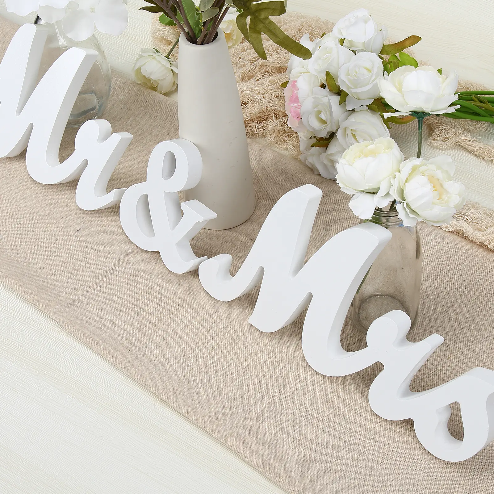 White Wood Mr & Mrs Wedding Sign – Rustic Letter Decor for Wedding Table, Photo Props, Party & Top Dinner Decorations