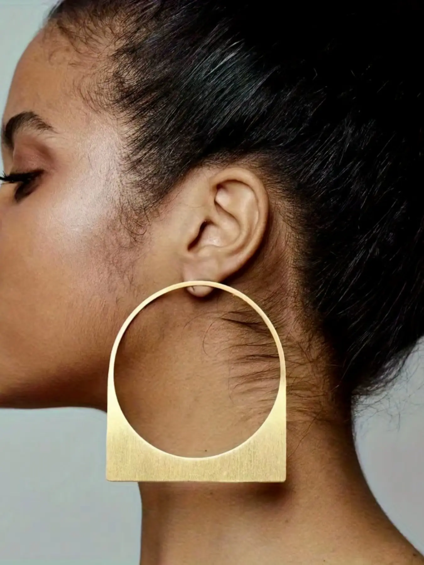 1Pair Gold Hoop Earrings for Women - Minimalist Big Hoop Infinity Earrings, Lightweight Hoops Earrings, Dainty Lightweight Hoops, Everyday Elegant Jewelry, Suitable For Daily Wear By Women