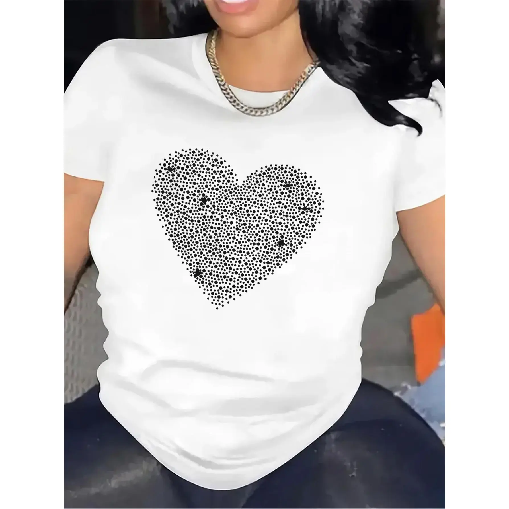 Faux Rhinestone Heart Graphic Tee Premium Cotton Tshirt Y2K Sparkle Heart Art Glam Streetwear Aesthetic T Shirt Women Short Sleeve Crewneck Top Fun Gift Men Loose Casual Top Party Night Out Fashion Summer