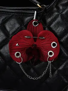 Cool and stylish butterfly orchid pendant, chain decoration design, niche design exquisite style practical texture hanging accessory, Bag Charms, lightweight and easy to carry, can be used as a bag hanger and keychain