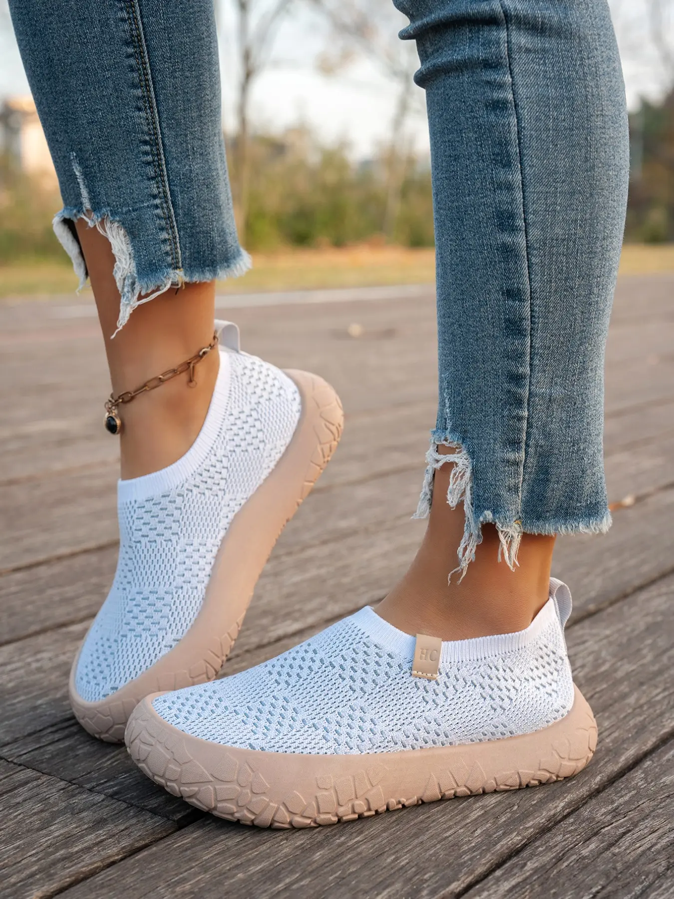 Ladies Slip-On Knit Casual Sneakers, Breathable Woven Mesh Low Top Walking Loafers, Durable Non-Slip Outsole Daily Wear Sports Shoes for Outdoor Strolls and Errands