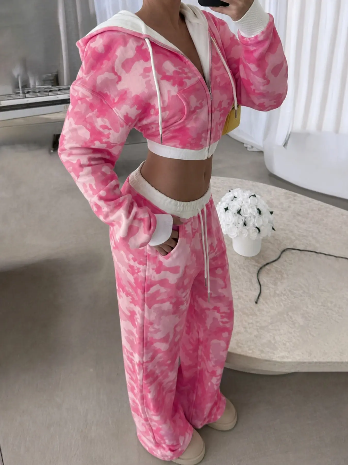 Women's Pink Camo Zip Up Hooded Crop Jacket & Wide Leg Pants 2 Piece Outfit, Soft Casual Streetwear Matching Set