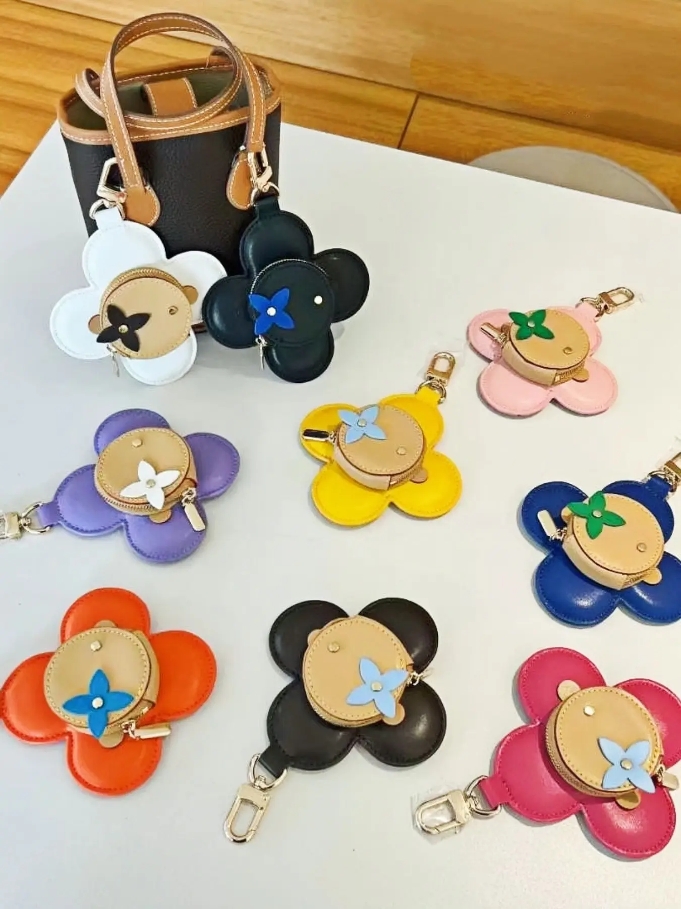 Mini Bag Charm New Arrival Luxury Sunflower Keychain, Key Charms, Unique Genuine Leather Women's Bag Accessory, Keychain For Bags, Elegant Handbag Decoration