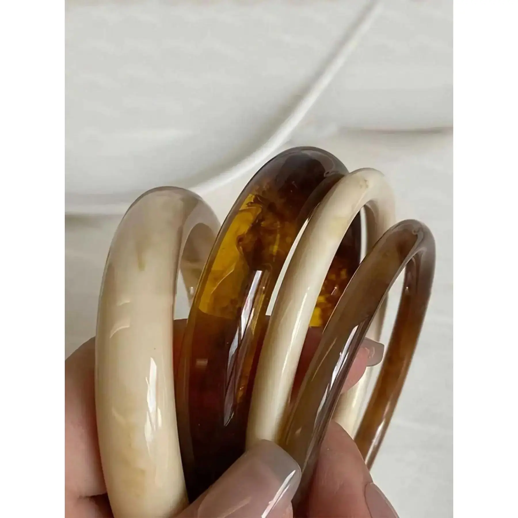 Vintage Resin Amber Acrylic Bangles Set, High-Quality Texture Bracelets, Fashionable Multifunctional Jewelry for Women, Daily Wear Accessories, 4 Pieces