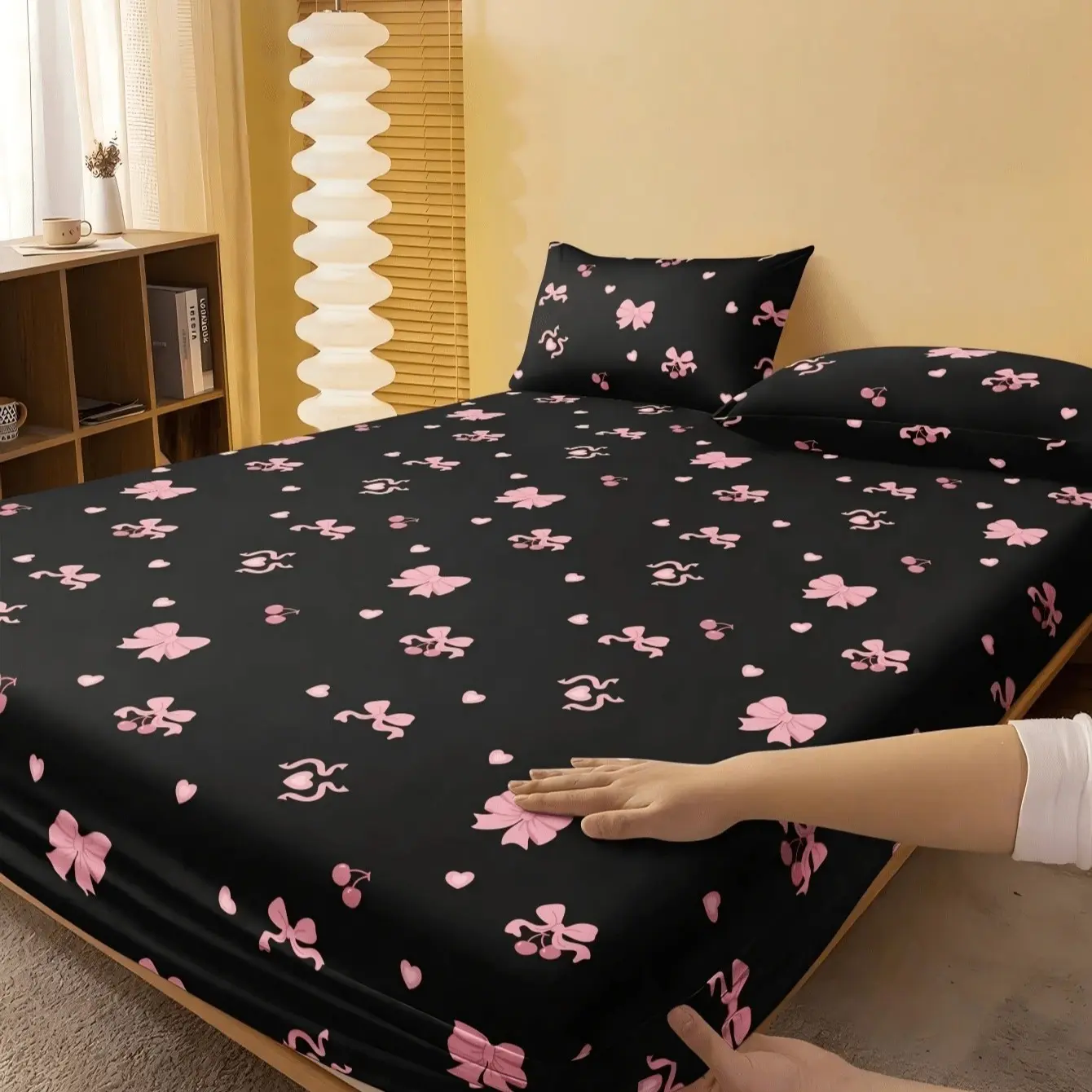 3pc black powder bow print bedding set, Bed sets supplies, Bedding essentials, including 1 bed cover and 2 pillowcases, does not include pillow core, suitable for single, double beds, bedrooms, guest rooms, and dormitories
