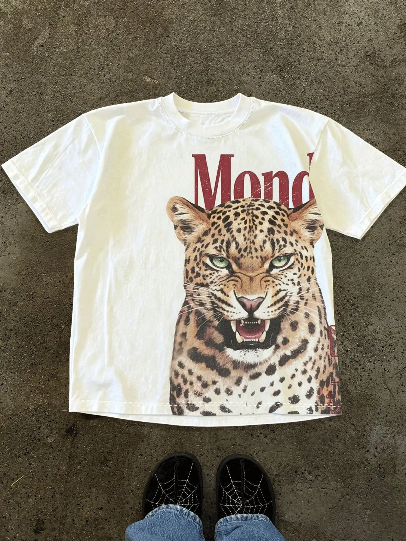 Men's White Oversized Loose Baggy Short Sleeve T-Shirt, Vintage Distressed Roaring Leopard Big Red Letter Graphic Print Retro Animal Y2K Casual Streetwear Boxy Crew Neck Tee Tops for Men