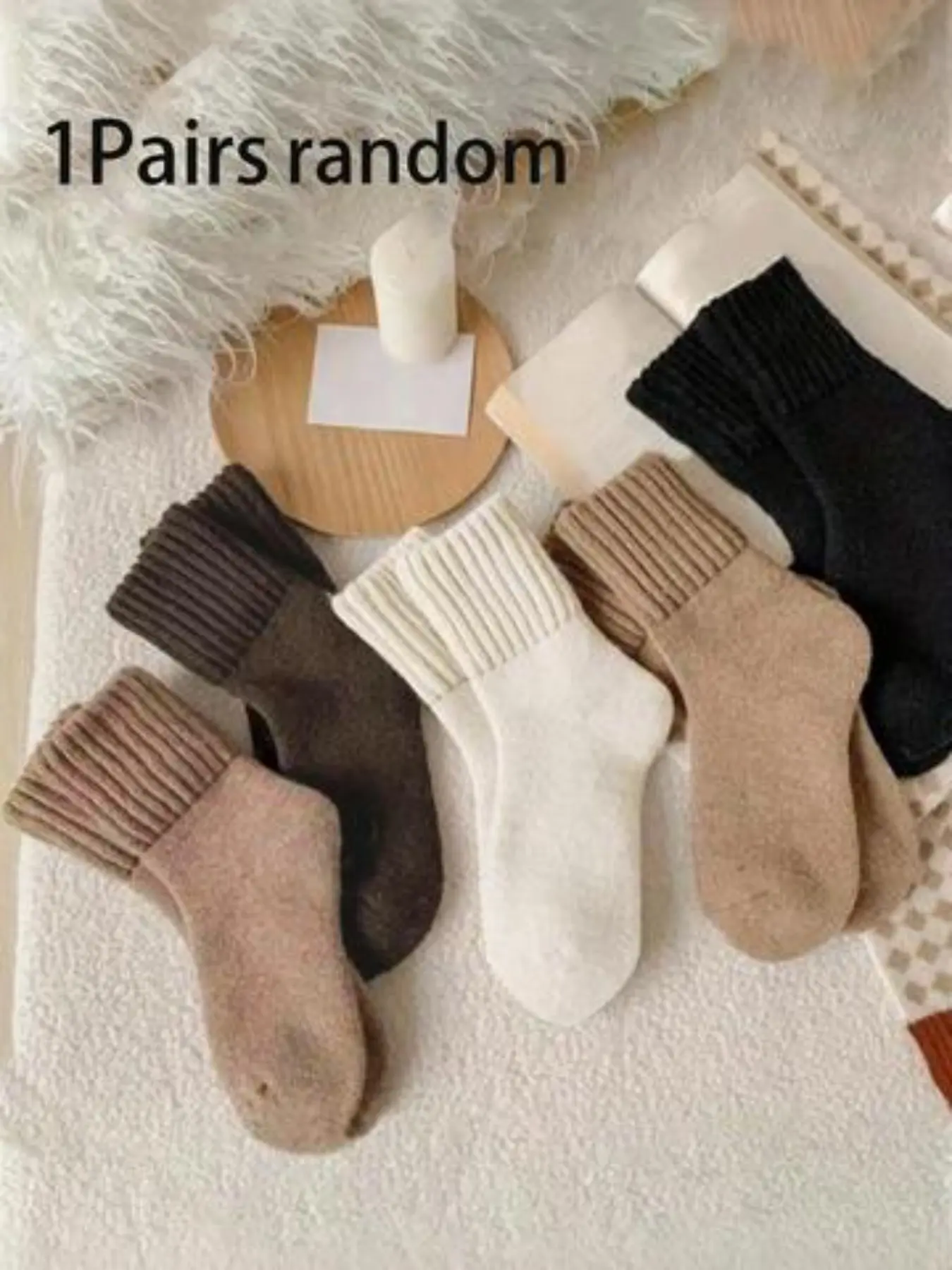 Women's Warm Fuzzy Crew Socks, Soft Comfy Socks, All-Over Print, Sporty Style, Fall/winter, Thickened Knit, Ideal for Sports & Fitness, Random Pairing