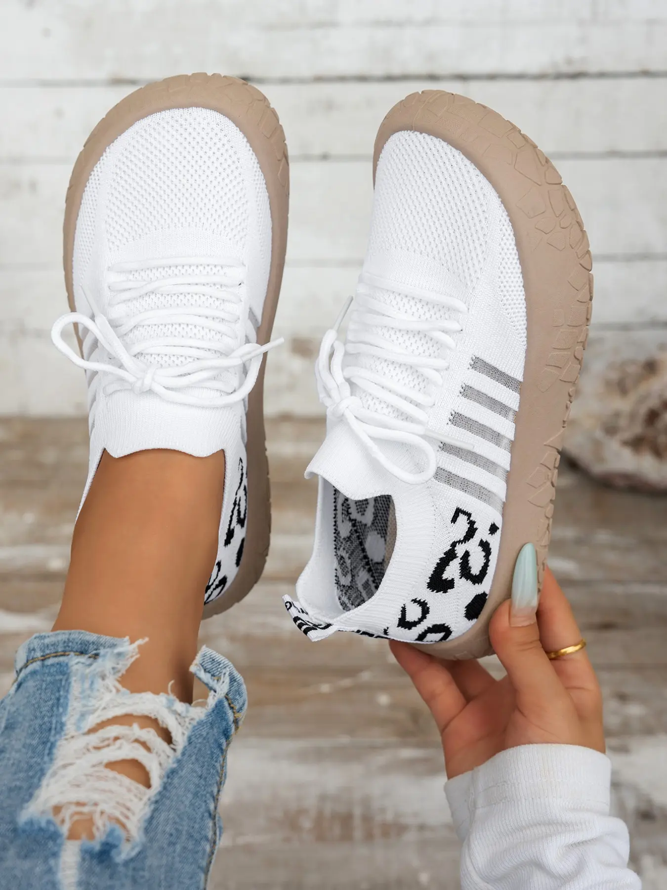 Women's Leopard Print Sports Shoes, Fashion Running Sneakers, Breathable Mesh Laces, Thick Sole Anti-Slip, Lightweight Daily Commute, Trendy Low Top Running Sneakers