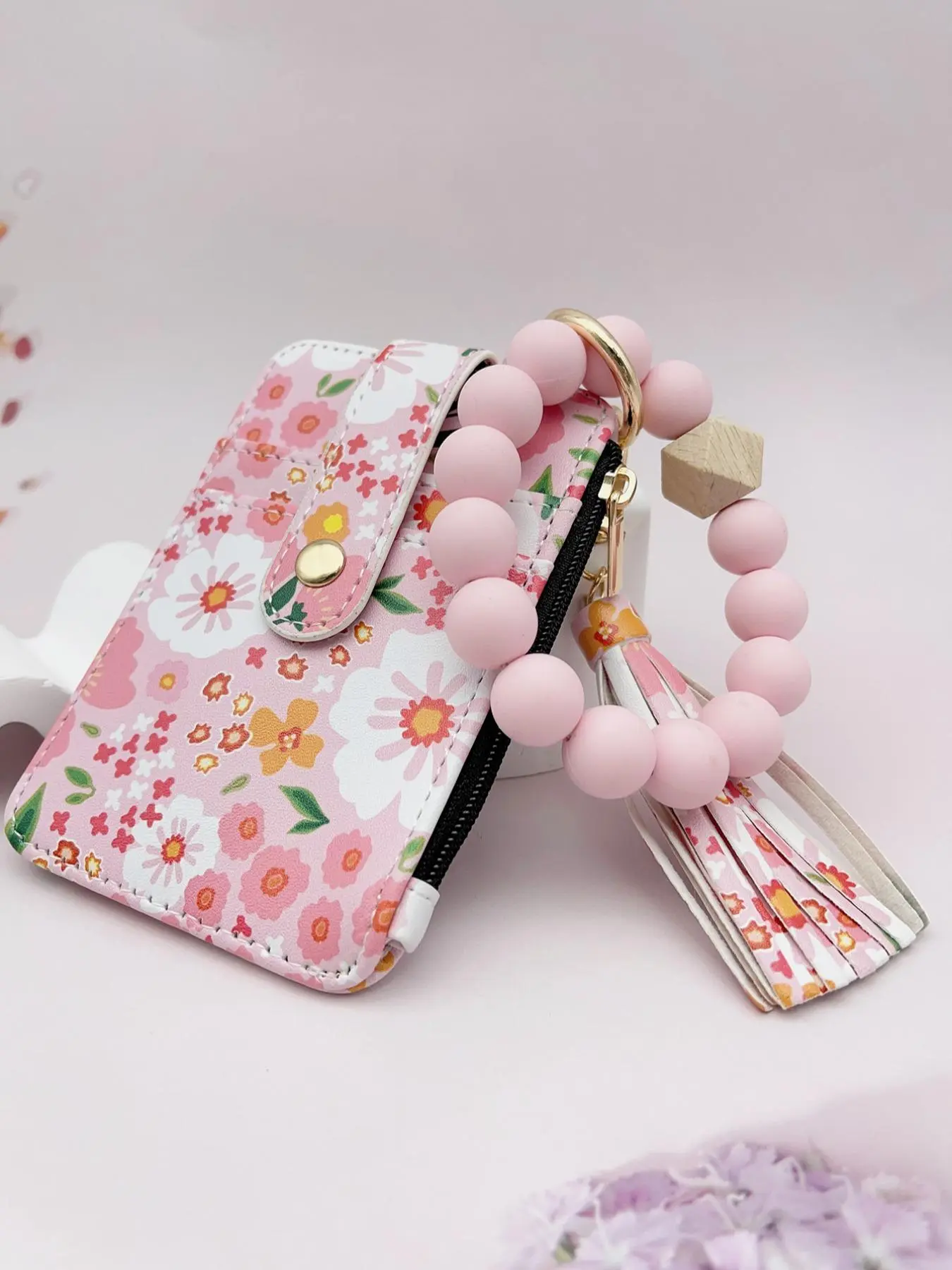 Women's Boho Beaded & Tassel Decorated Girly Keychain with Floral Pattern Wallet, Girlfriend Gifts, Cute Trendy Keychain, Chic Gorgeous Keychain for Key & Bag, Aesthetic Keychain, Bag Pendant
