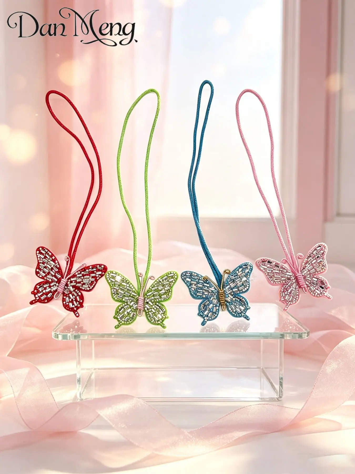 Sweet Style Shimmering Rhinestone Butterfly Bag Charm, Hollow Out Butterfly Pendant, Colorful Long Rope, Teenage Girl Accessory, Hot Selling Glitter Keychain