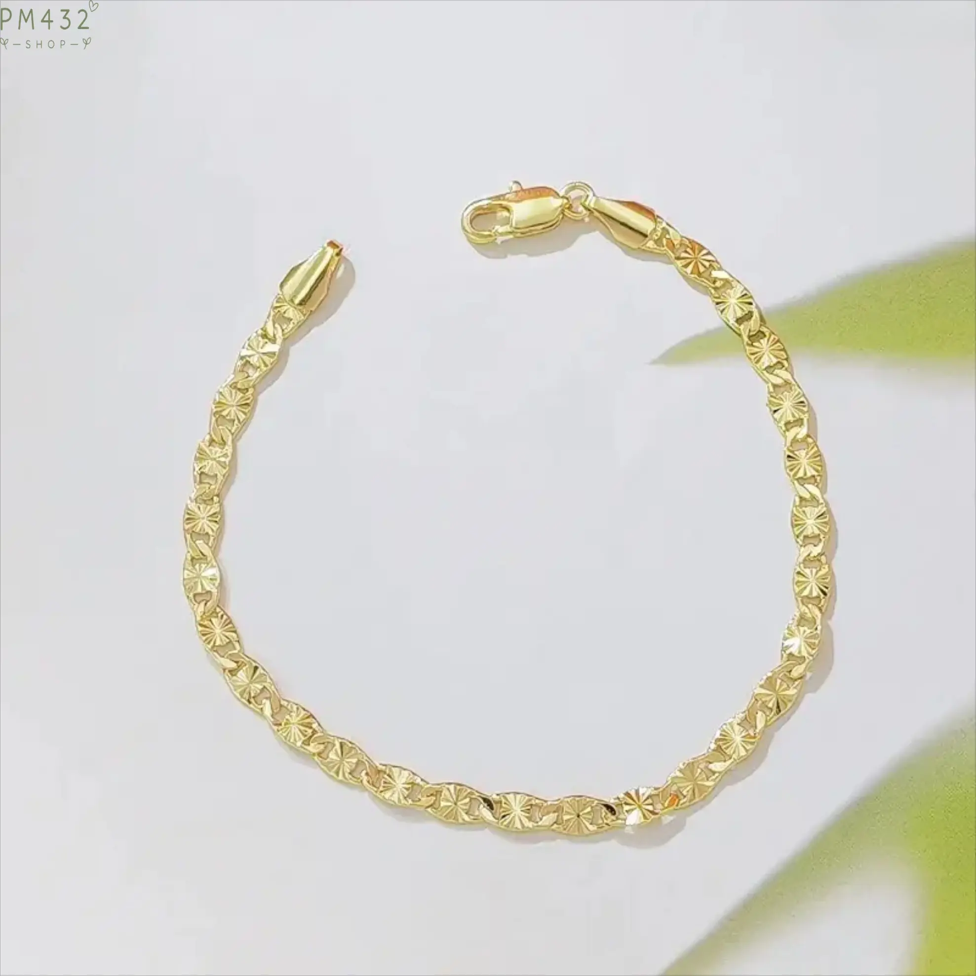18K Gold Plated Sunburst Star Bracelet for Women, Textured Flower Link Chain Bracelet, Dainty Adjustable Layering Wrist Jewelry, Trendy Minimalist Gold Bracelet Gift for Birthday, Anniversary & Everyday Wear