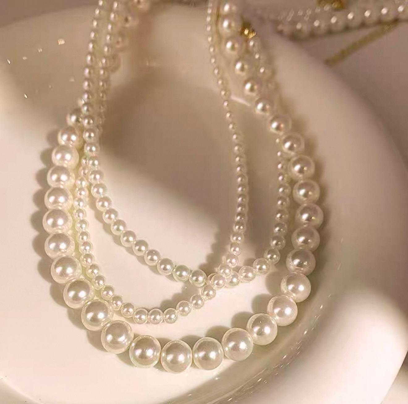 Glass Bead Magnetic Clasp Necklace for Women, Simple Light Luxury, Niche & Premium Rice Bead Design, Elegant & Versatile Clavicle Choker