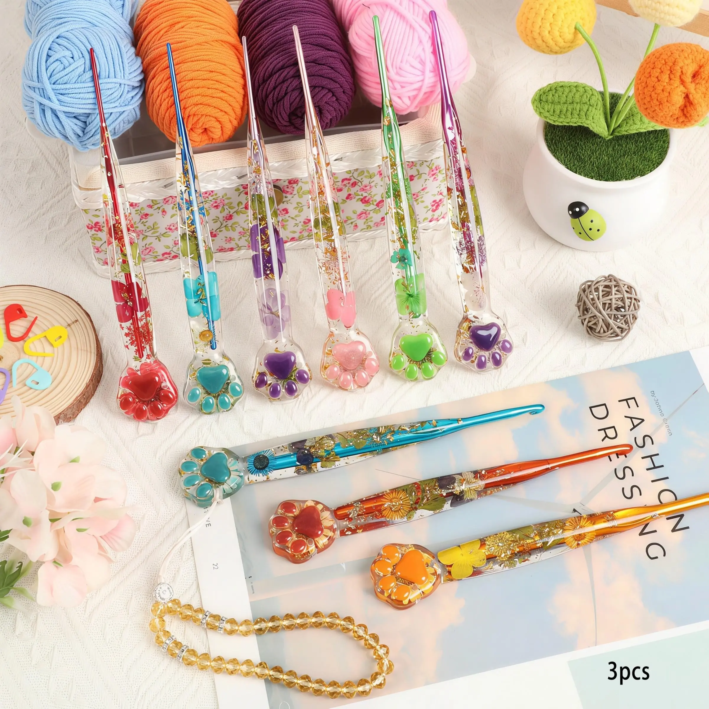 3Pcs Floral Cat Paw Resin Crochet Hook Set+ bracelet, Comfort Grip Transparent Crochet Needles with Blister Packaging, Ideal DIY Knitting Supplies for Hats Sweaters & Great Christmas Gift for Mom, Crochet Tools