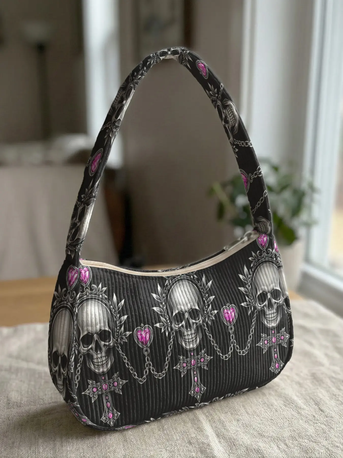 Skull Pattern 2D Print Velvet Wristlet Bag, Retro Style, All Seasons, Casual, Versatile for Daily Use, Dating, Shopping, Travel