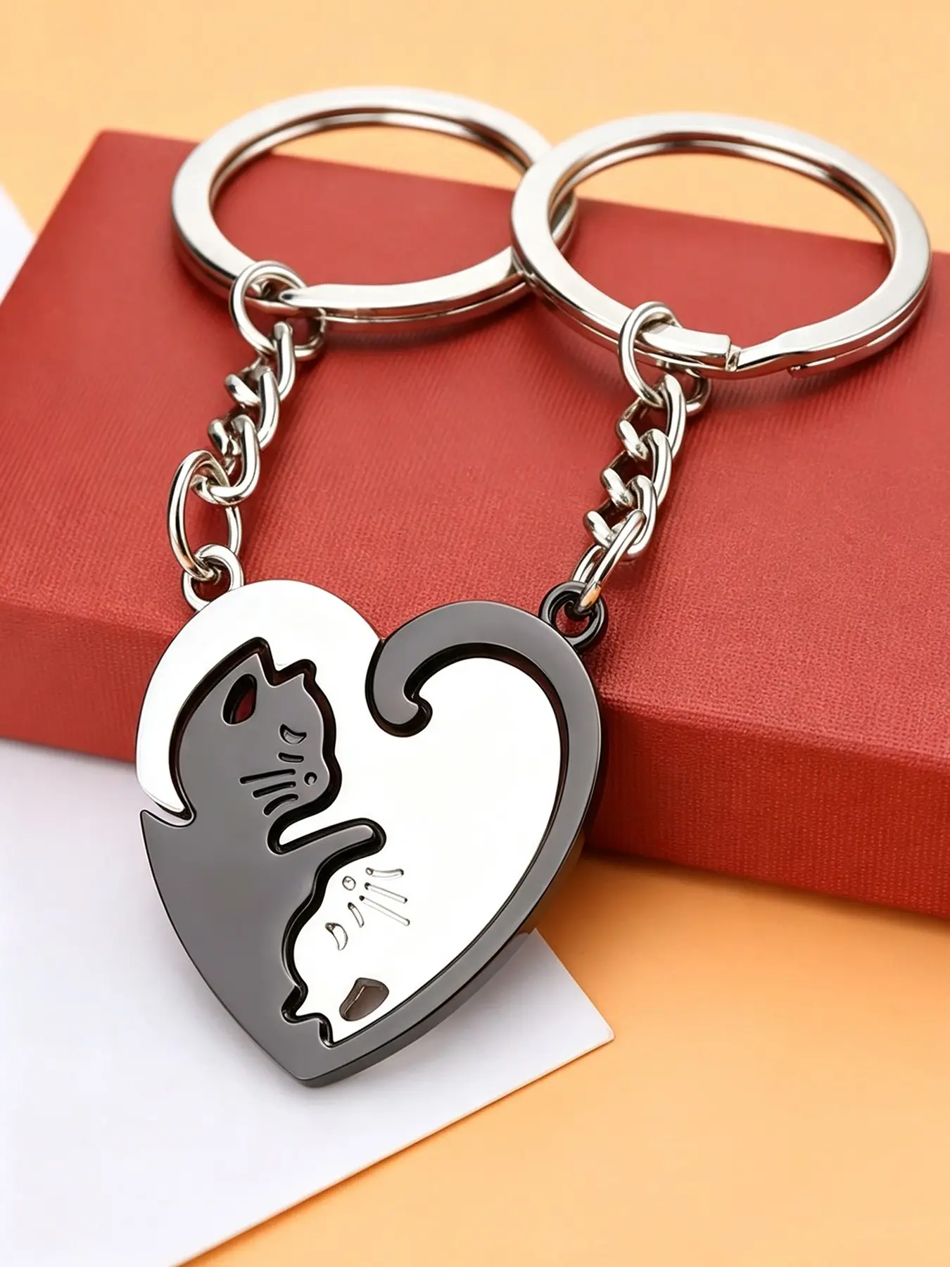 2pcs Couple Cat Love Splicing Keychain, Cute Kitten Keychain Couple Love Cat Bag Pendant, Niche Creative Bag Pendant, Best Friend Gift Commemorative Gift, Exquisite Metal Keyring, Personalized Cute and Fun Small Gift, Boyfriend Couple Accessory Ornament