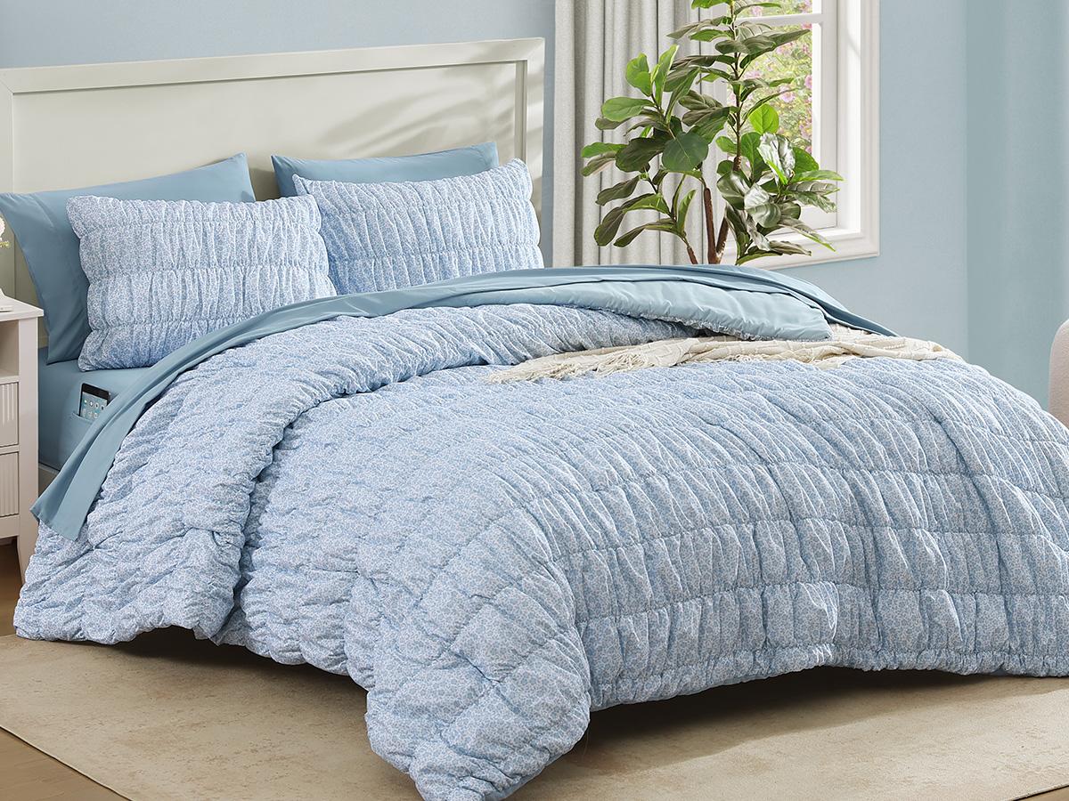 7-Pieces Ruffled comforter set, Shabby Chic Farmhouse Bedding, Machine Washable Cozy Bedding Haul for All Seasons Floral Print Patchwork