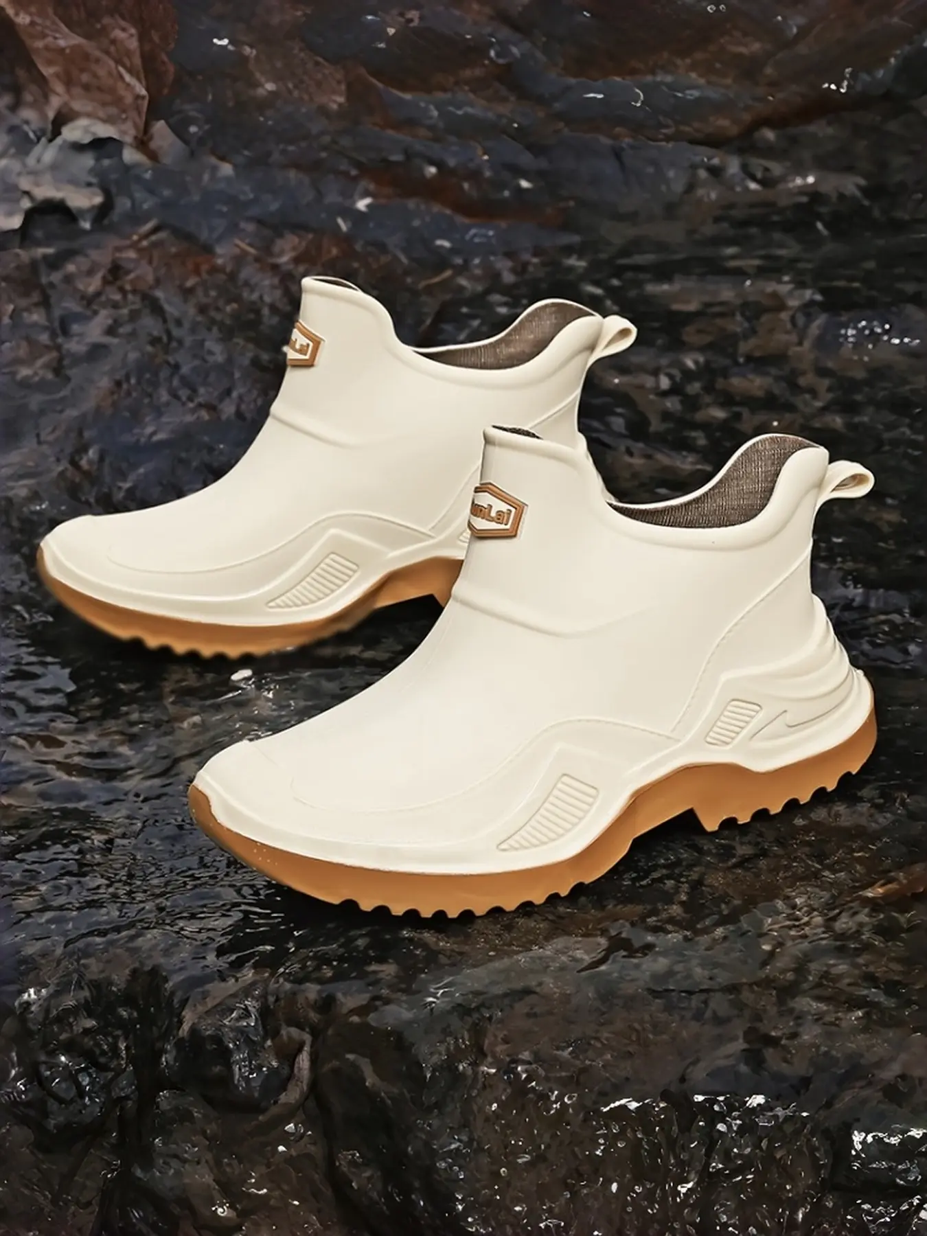 Women's Low Cut Rubber Mud Boots Waterproof Gripped Lug Sole Protective Work Rain Shoes for Yard Tasks Farm Walking Park Footwear