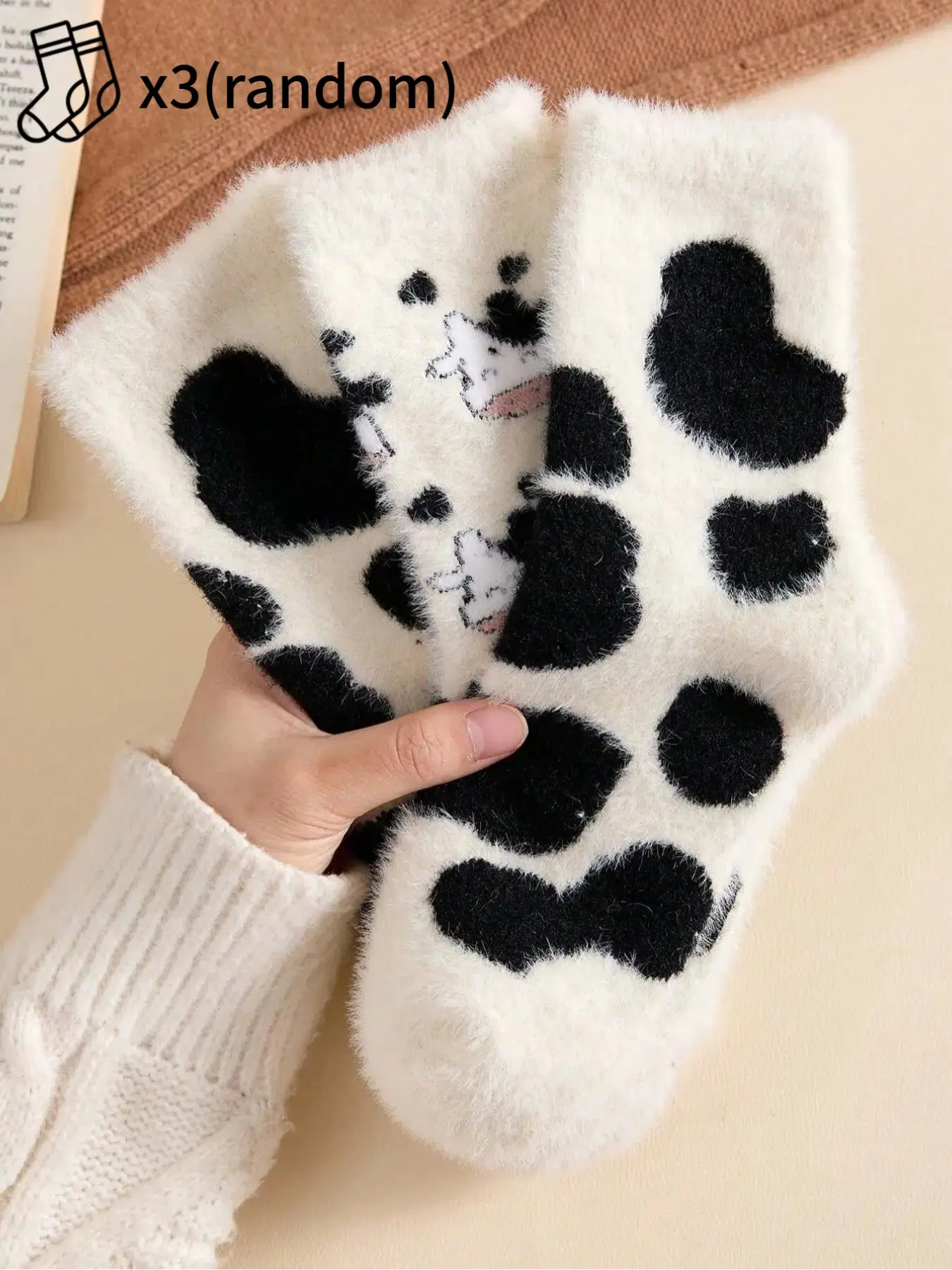 3-Pair Set of Random-Color Mink-Style Fleece Mid-Calf Socks—Cute Cartoon Cow Design, Thickened and Fleece-Lined for Soft, Cozy Comfort—Warm and Cozy for Home, Sleep, and Floor Wear—Women’s Fall/Winter Dorm and Indoor Styling Socks, Animal Socks