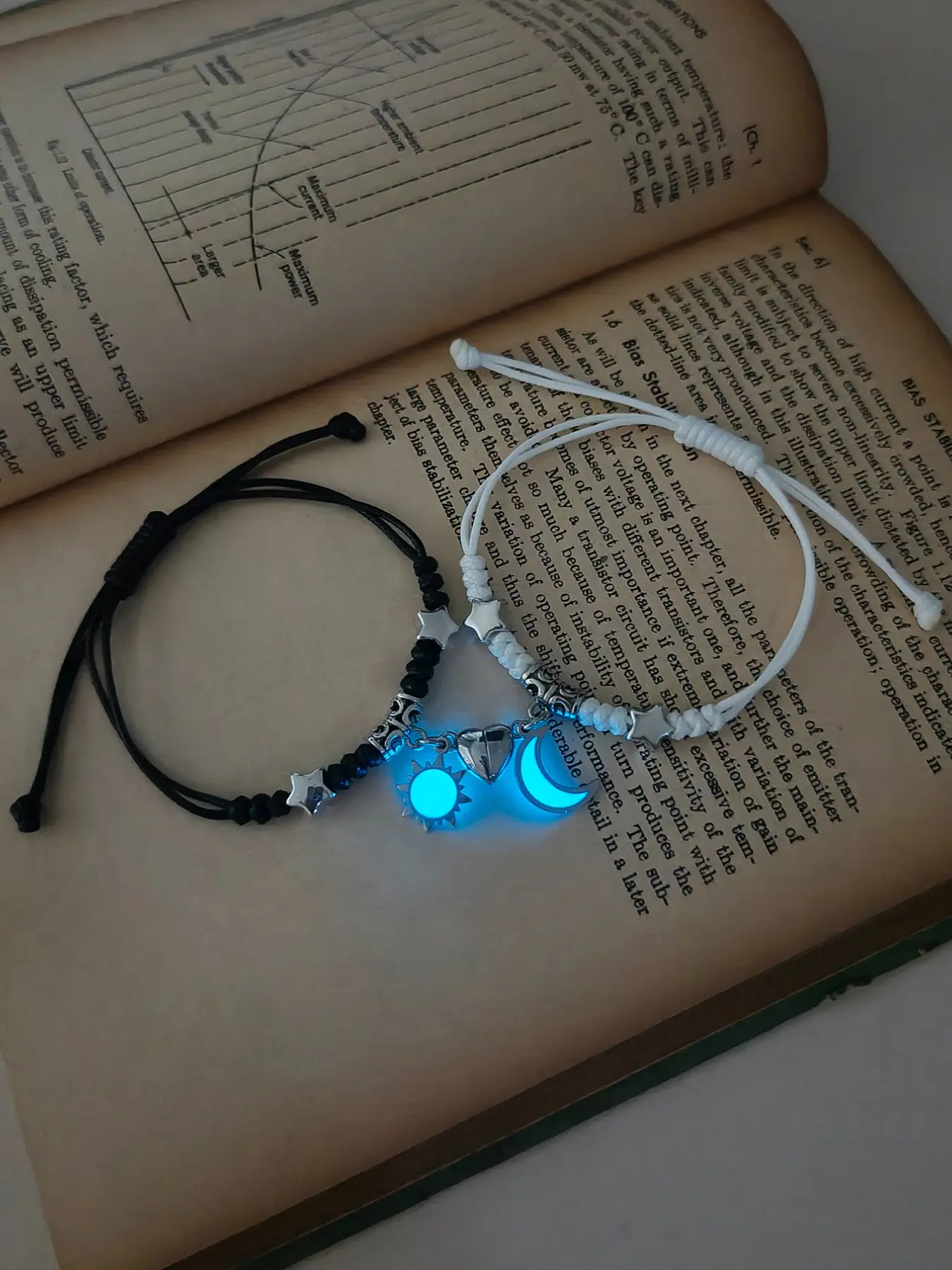 2 Pcs Glow-In-The-Dark Moon & Sun Pendant Star Heart Charms, Cute Handwoven Couple Matching Heart Bracelets, Couples Bracelets, Valentine's Day Gift, Anniversary Present, Bracelet For Couples, Valentines Day Jewelry