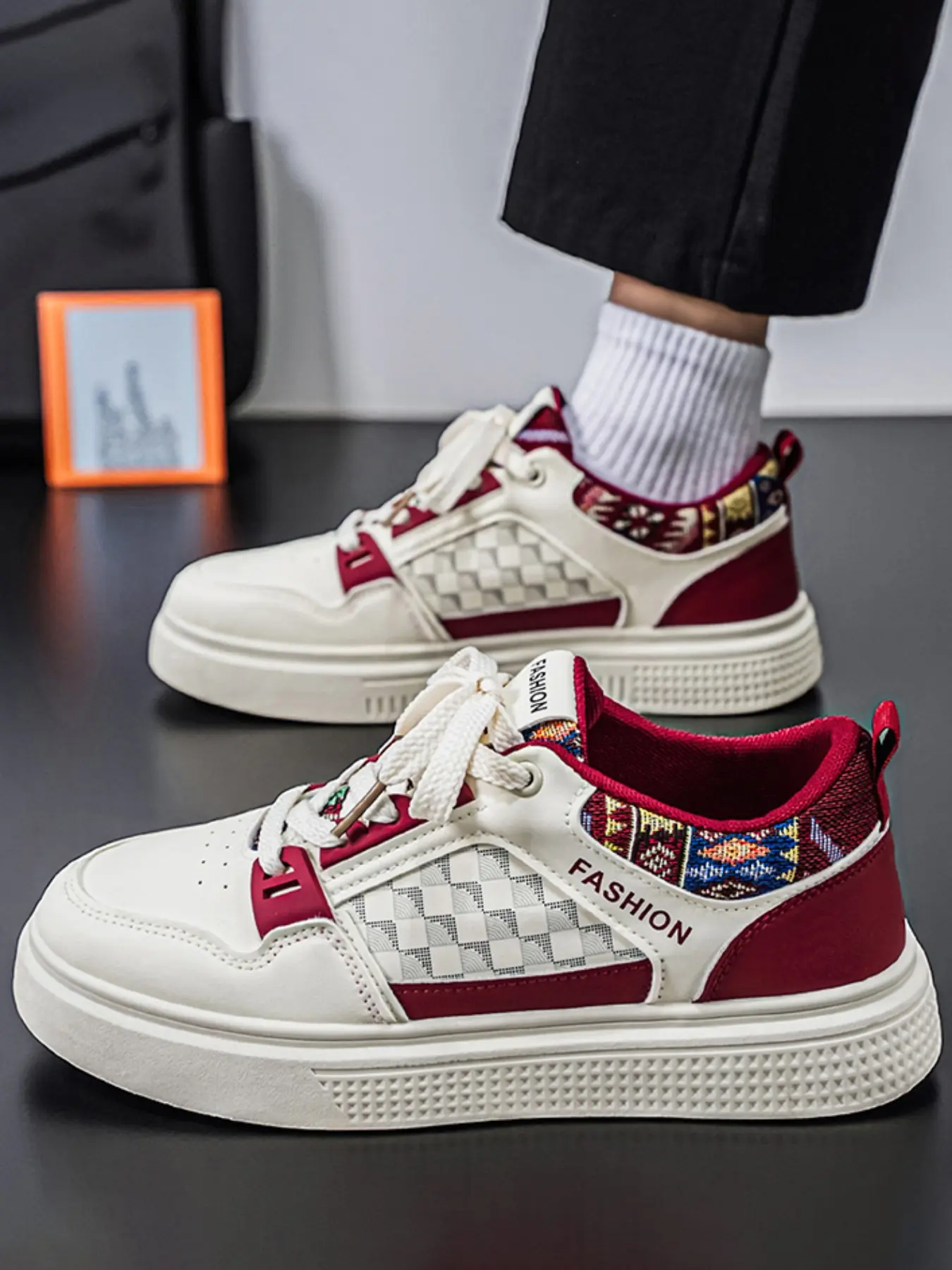 Men's Ethnic Style Checkerboard Platform Skate Shoes, Two-Tone Thick Braided Rope Laces Low-Top Casual Sneakers, Fashion Letter Print Anti-Slip Shock Cushion Trendy Street Footwear for Young Men