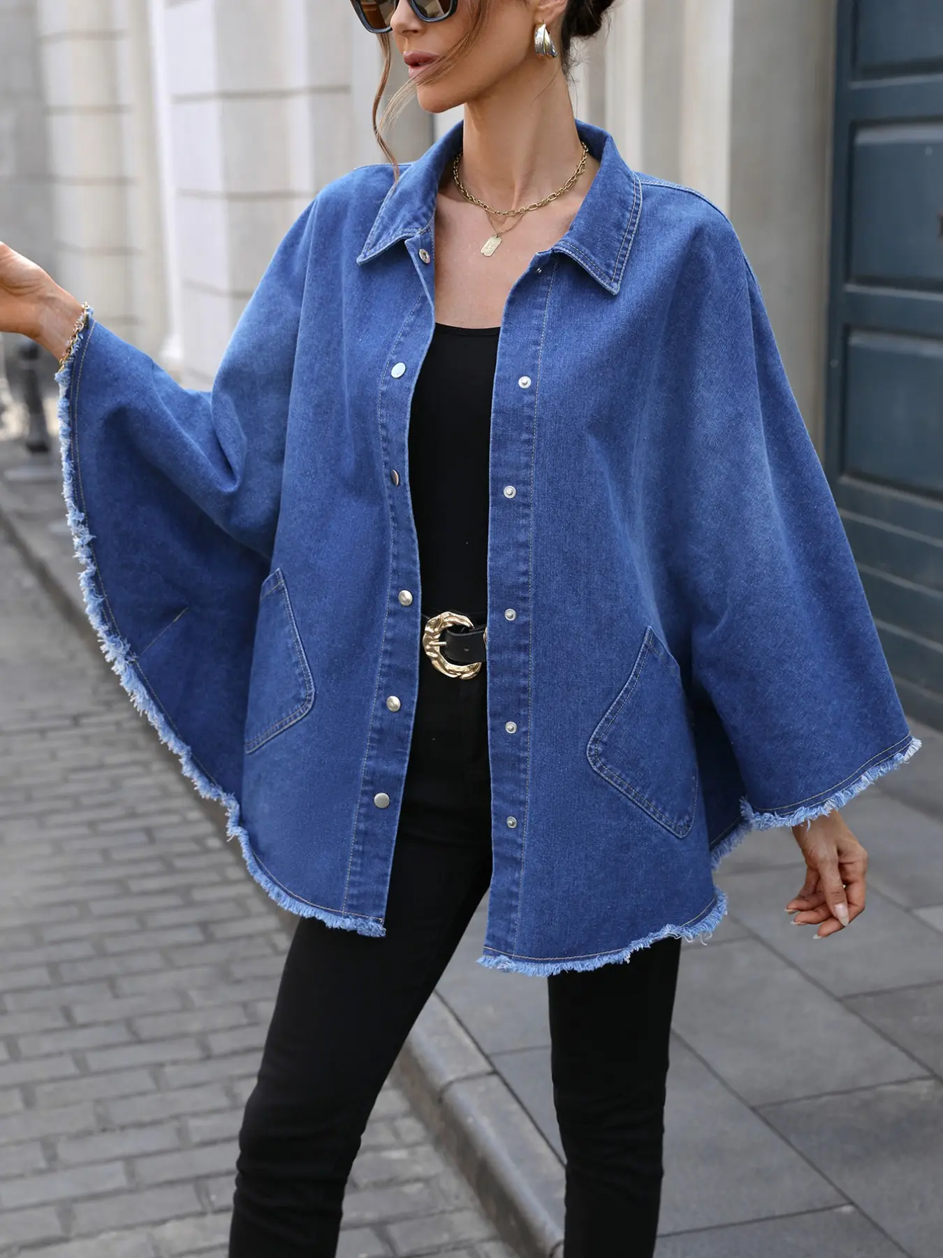 Plus Size Women's Lapel Edge Cape Wide Sleeve Dark Wash Denim Jacket, Front Button Side Pocket Loose Fit Washed Denim Coat, Boho Casual Aesthetic Outerwear Spring Fall