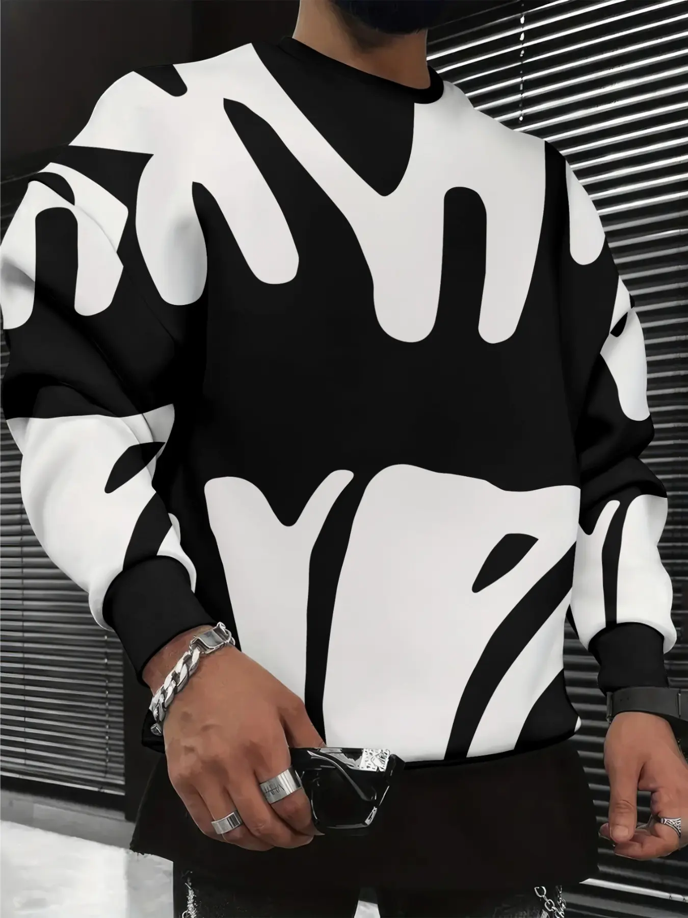 Men's Sweatshirt, Colorblock Print Round Neck Long Sleeve Top, Casual Fitted Unlined, Spring Fall Gift Choice, Fitted Graphic Sweatshirt