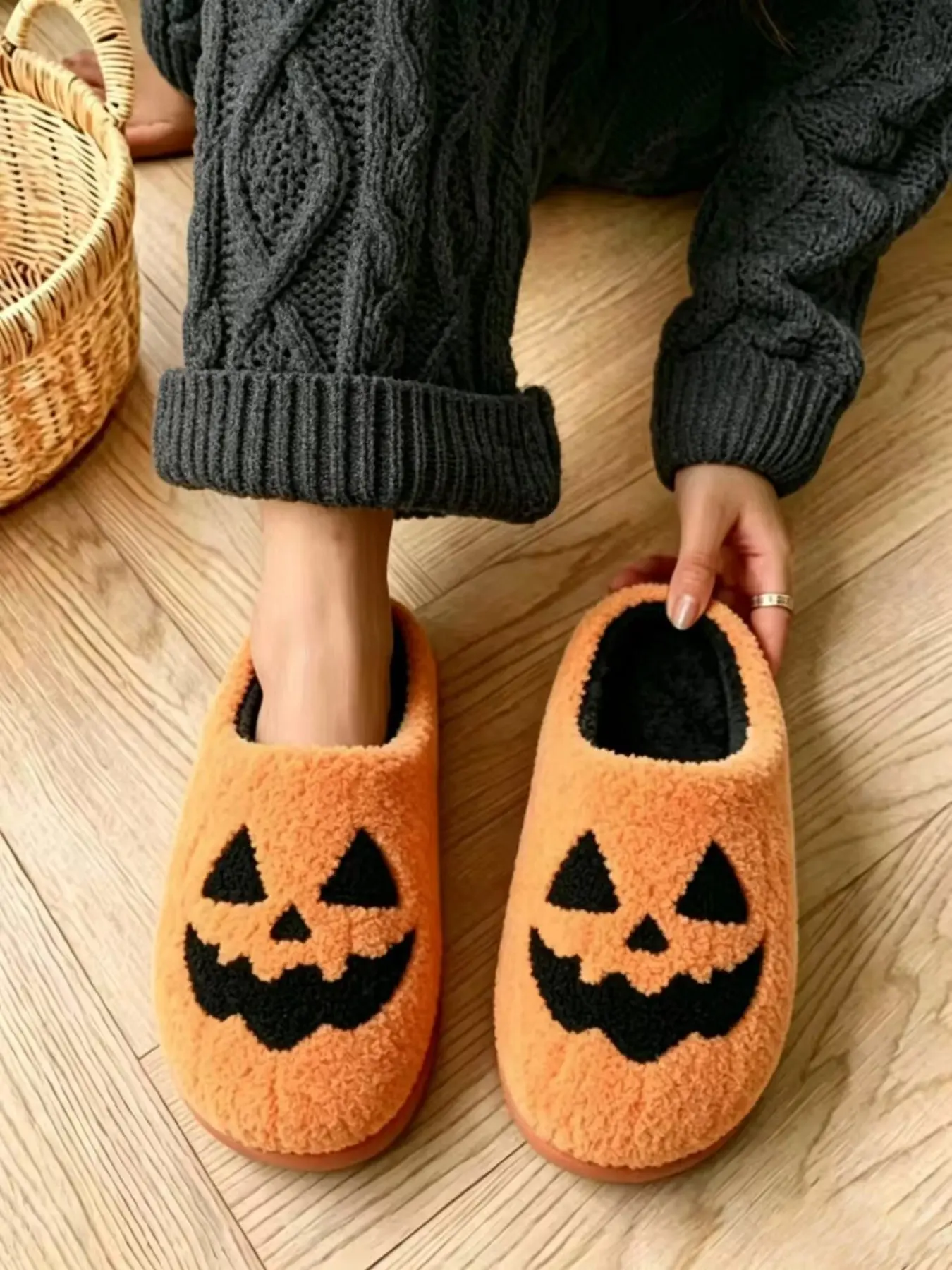 Women's Halloween Fall/Winter Slippers, Warm & Comfortable Thick-Sole Shoes for Indoor, Cartoon Pattern, Casual Textile Upper, Medium Width