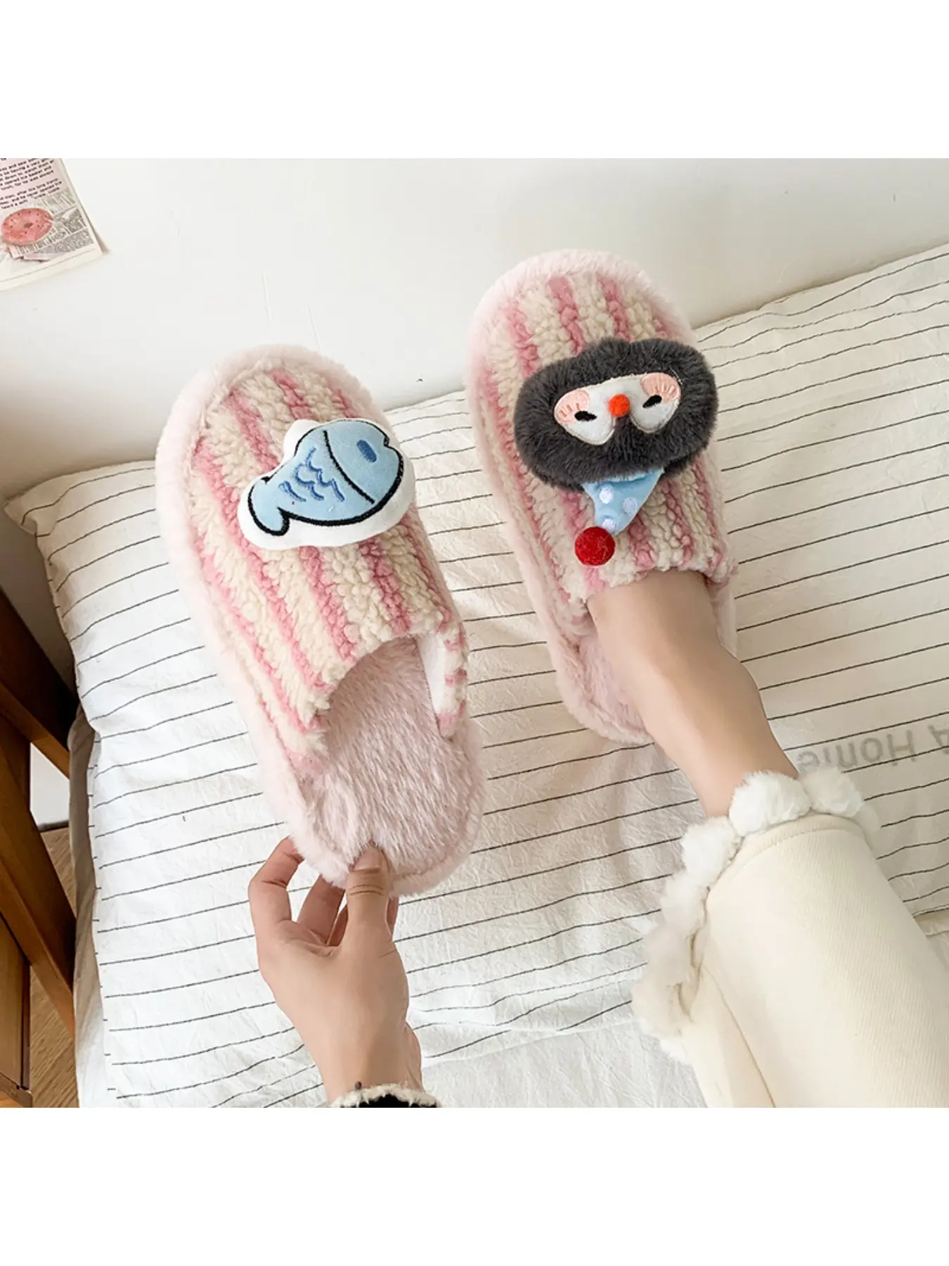 Women's Autumn and Winter Lightweight Soft Bottom Warm Cool Drag，Women's 3D Cute Penguin Little Fish Cartoon Striped Plush One Line Slippers, Color Contrasting Vertical Stripe Baotou Home Slippers